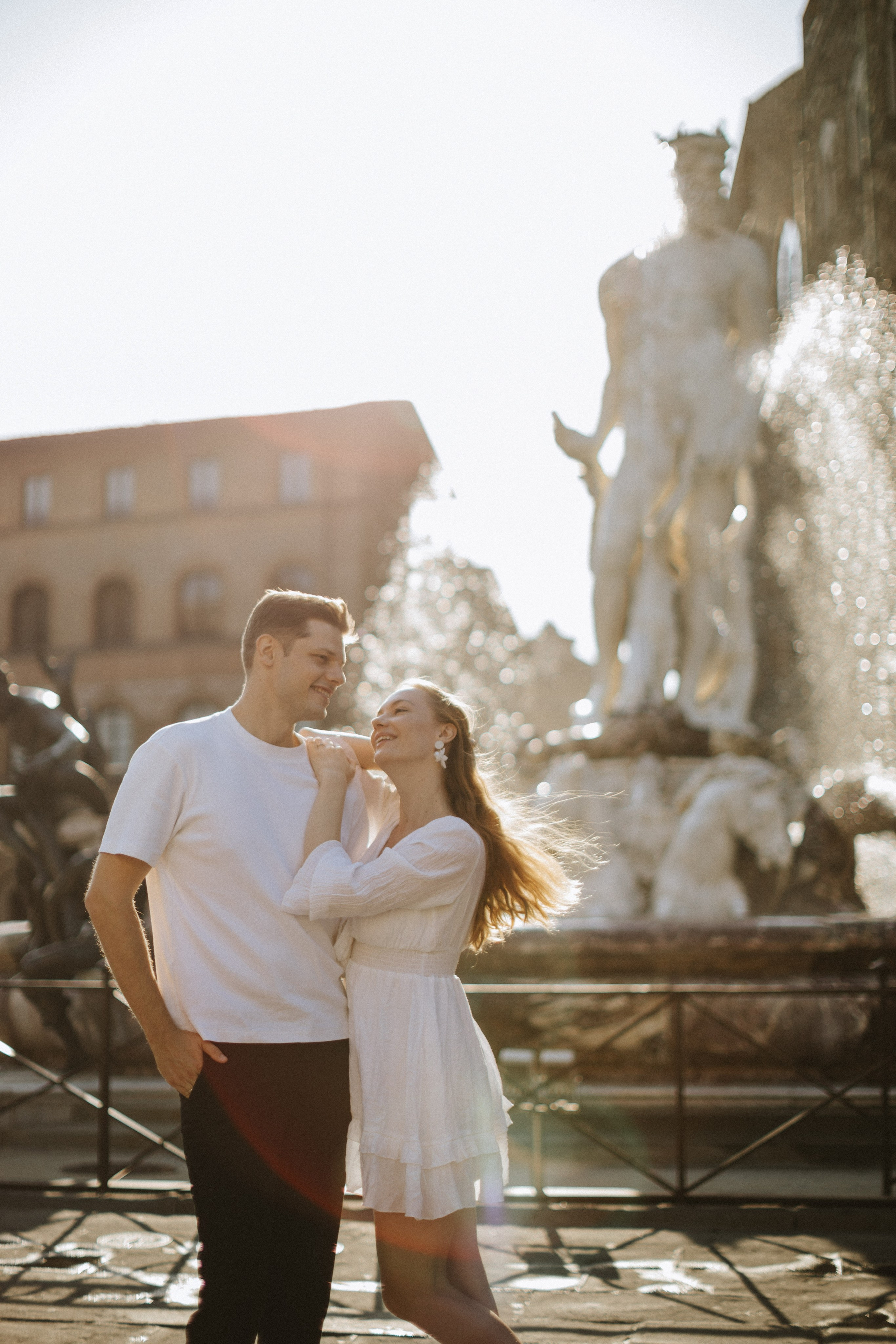 Couple Photoshoot Florence | Romantic Session at Ponte Vecchio & Uffizi. Wedding Photographer in Florence, Pisa & Tuscany | Candid & Elegant Photography in Italy