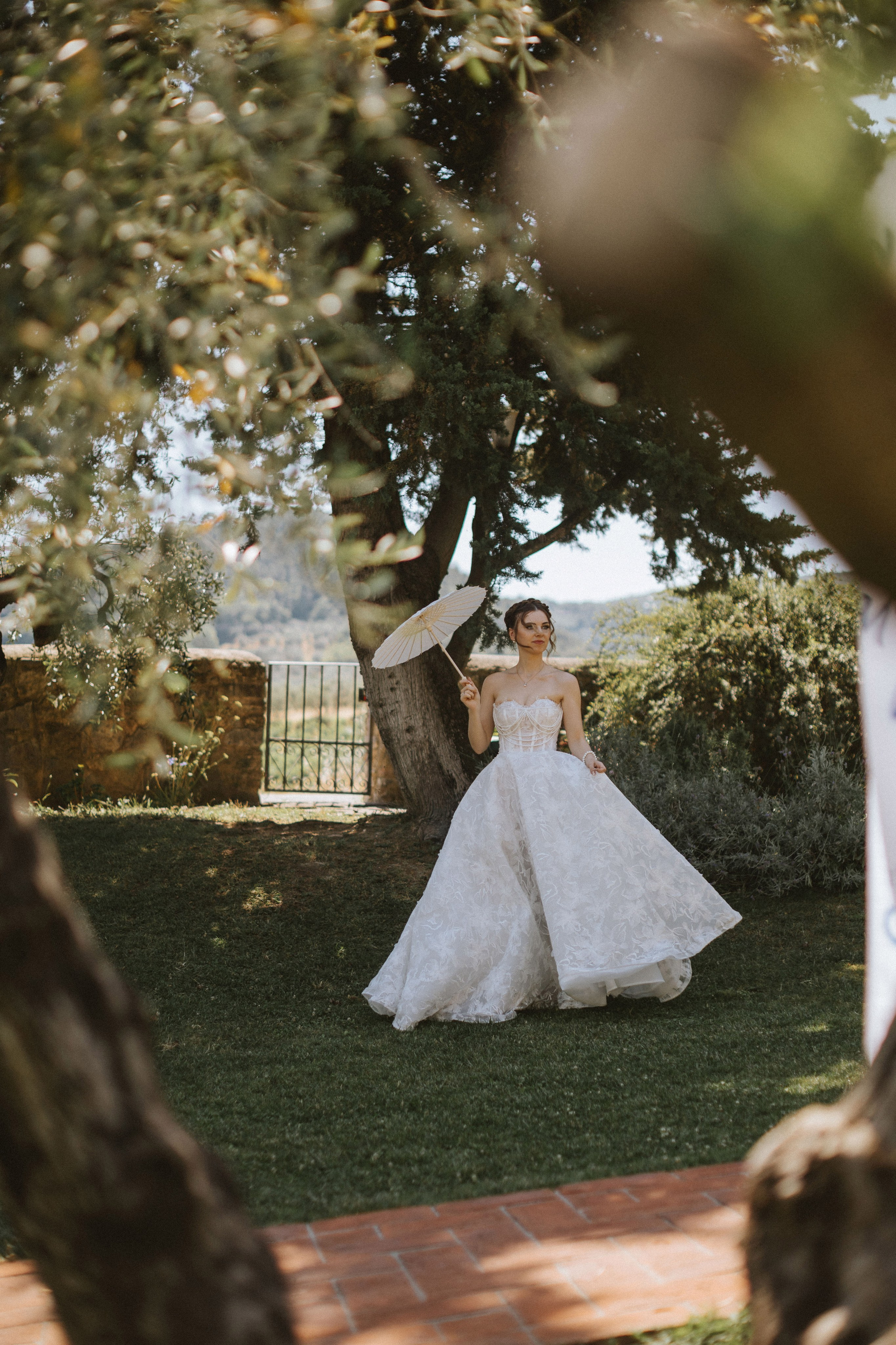 Yura & Katya: Tuscan Wedding Preview at Agriturismo Sottotono. Fotografo di matrimoni a Firenze, Pisa e Toscana | Fotografia spontanea ed elegante in Italia