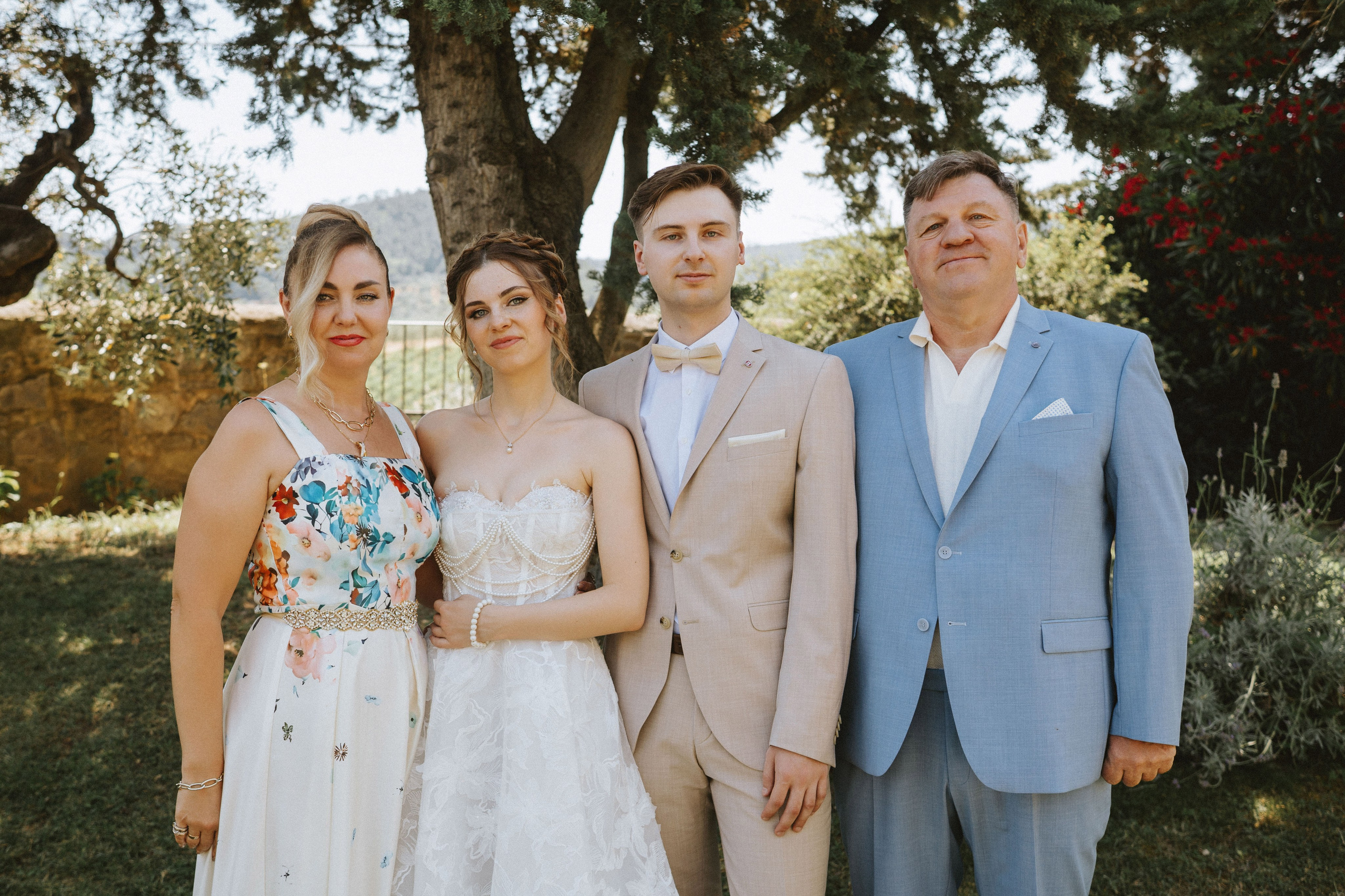 Yura & Katya: Tuscan Wedding Preview at Agriturismo Sottotono. Fotografo di matrimoni a Firenze, Pisa e Toscana | Fotografia spontanea ed elegante in Italia