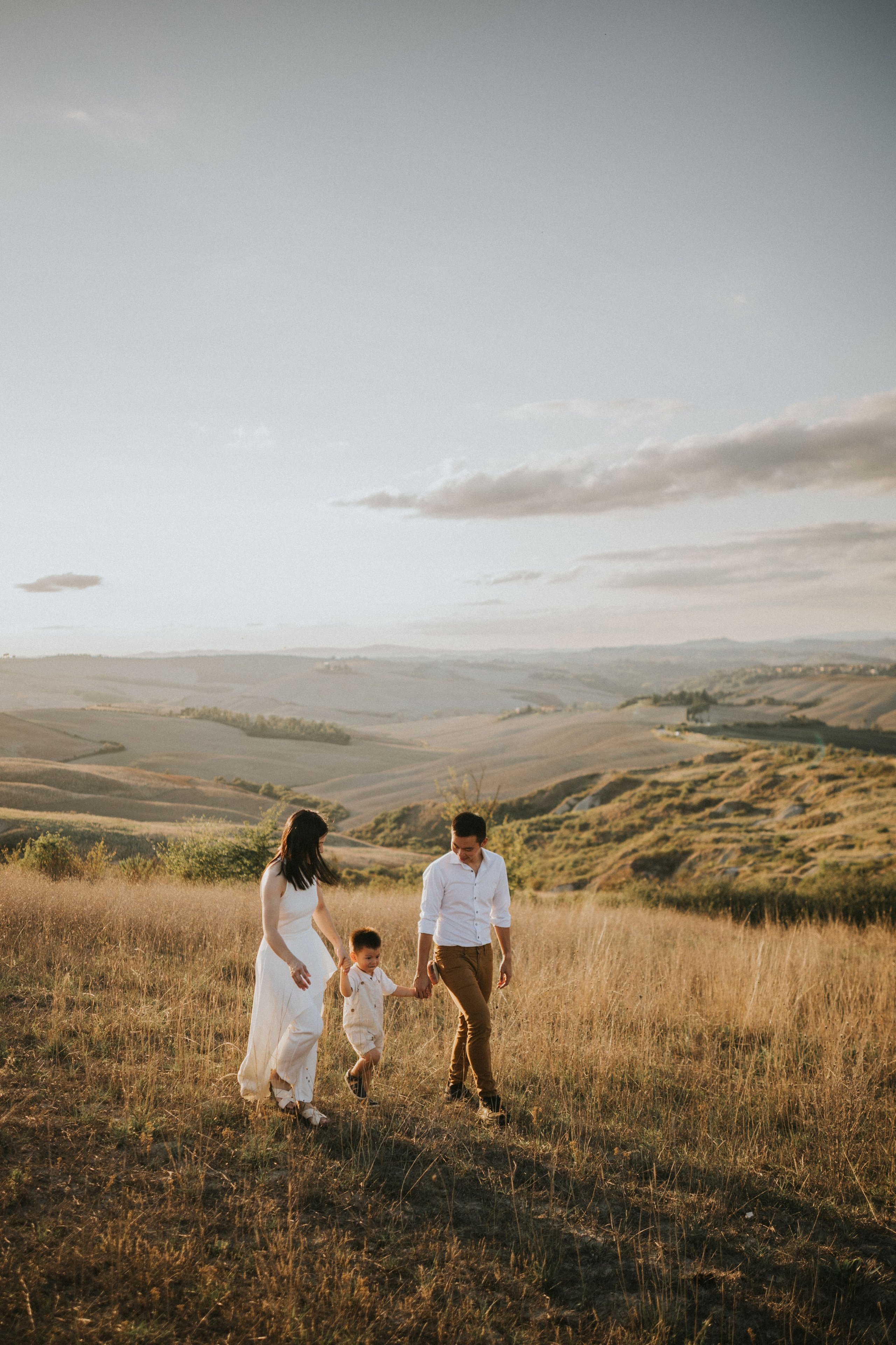 Family Photoshoot in Tuscany | Val d’Orcia & Pienza Photographer. Wedding Photographer in Florence, Pisa & Tuscany | Candid & Elegant Photography in Italy