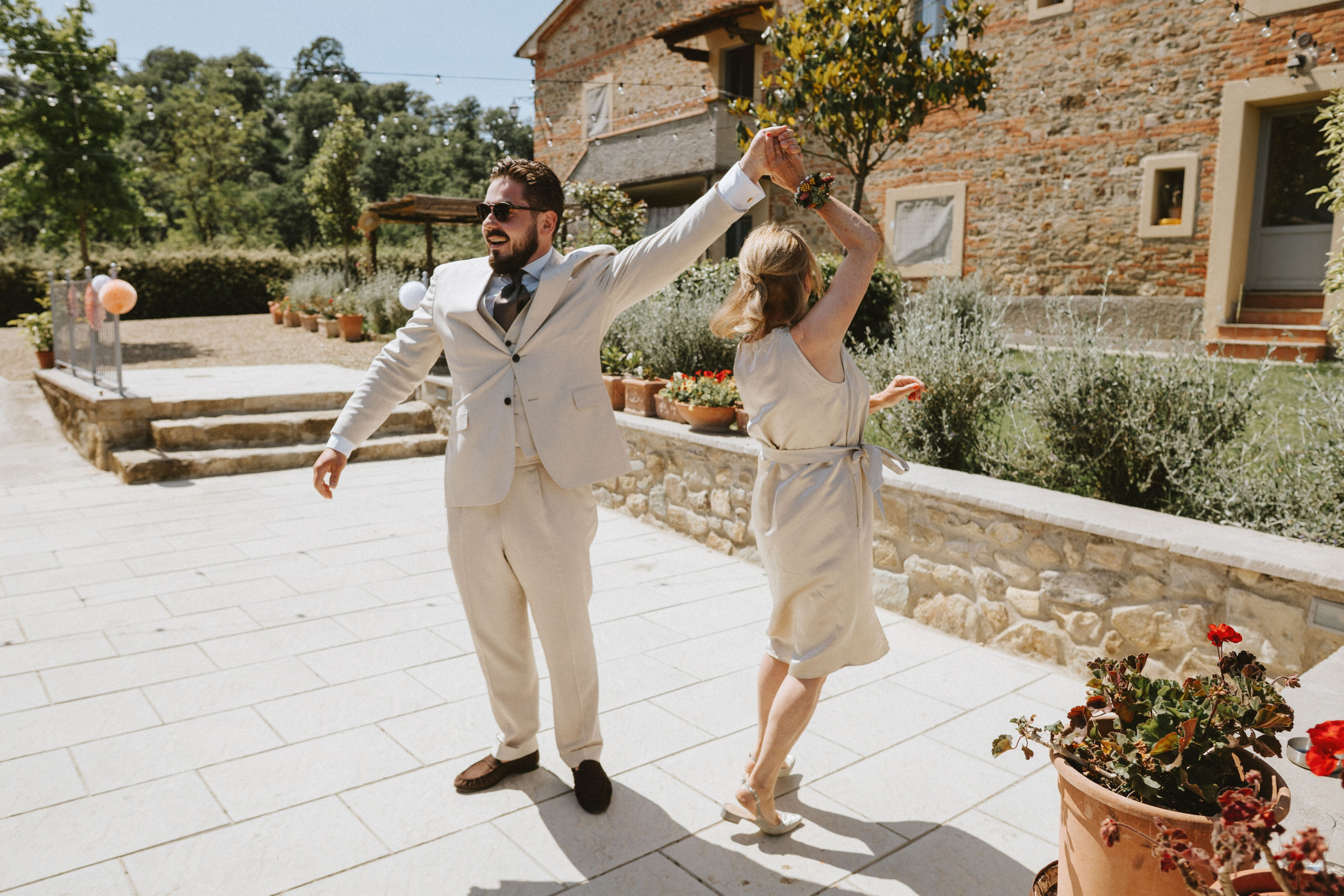 Sebastian & Isa – Matrimonio Romantico in Toscana | Celebrazione Intima tra le Colline. Fotografo di matrimoni a Firenze, Pisa e Toscana | Fotografia spontanea ed elegante in Italia