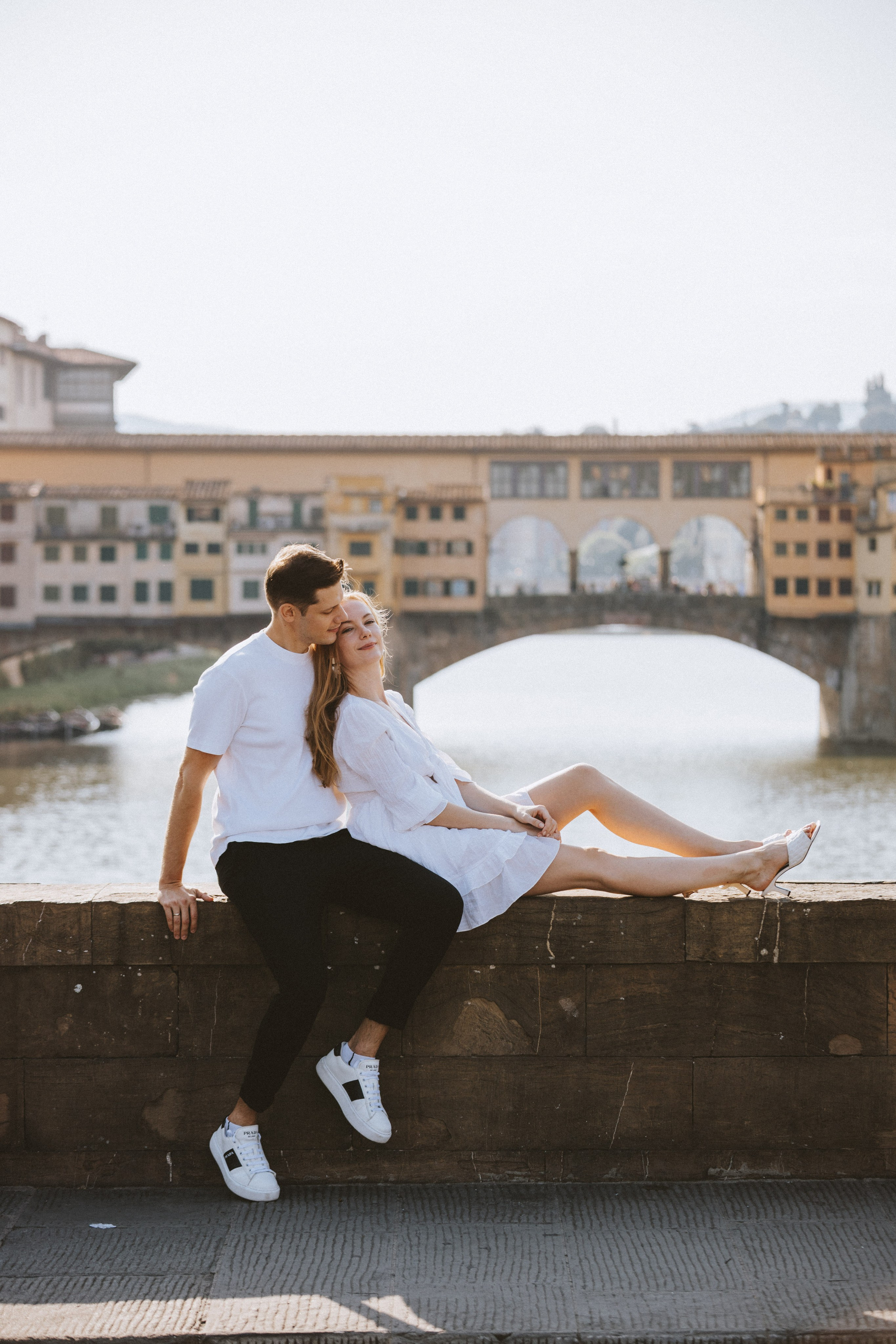 Couple Photoshoot Florence | Romantic Session at Ponte Vecchio & Uffizi. Wedding Photographer in Florence, Pisa & Tuscany | Candid & Elegant Photography in Italy