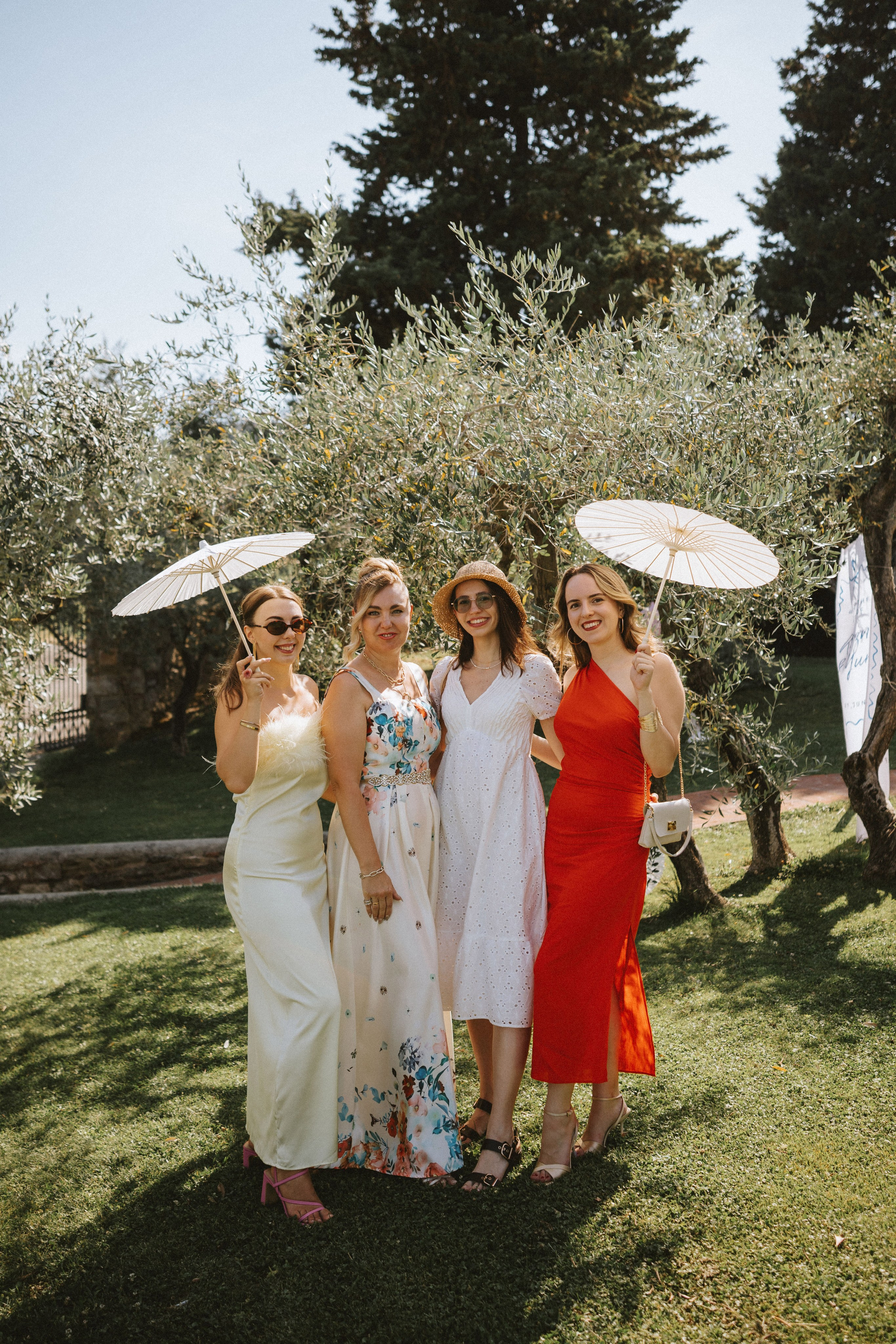 Yura & Katya: Tuscan Wedding Preview at Agriturismo Sottotono. Fotografo di matrimoni a Firenze, Pisa e Toscana | Fotografia spontanea ed elegante in Italia