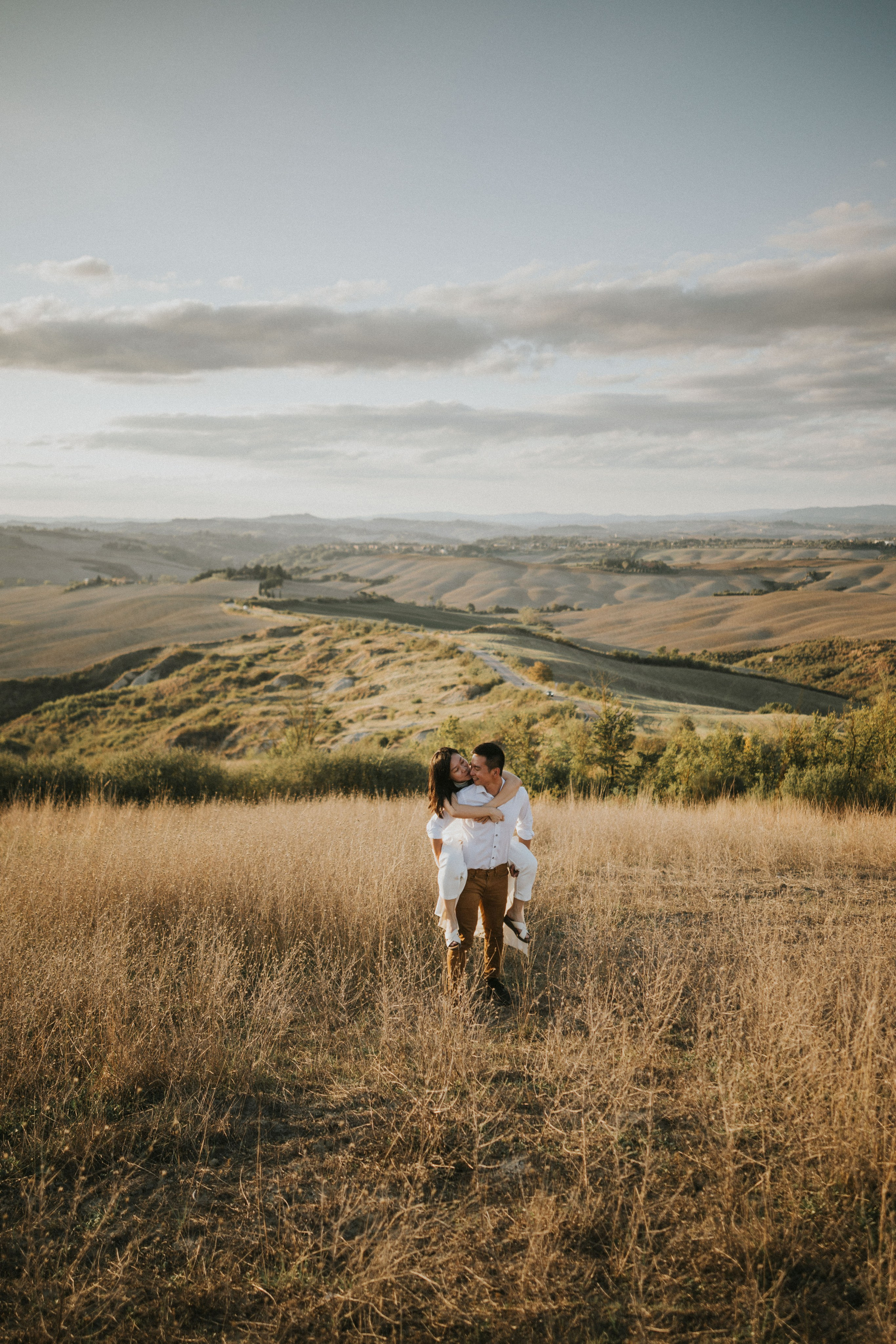 Family Photoshoot in Tuscany | Val d’Orcia & Pienza Photographer. Wedding Photographer in Florence, Pisa & Tuscany | Candid & Elegant Photography in Italy