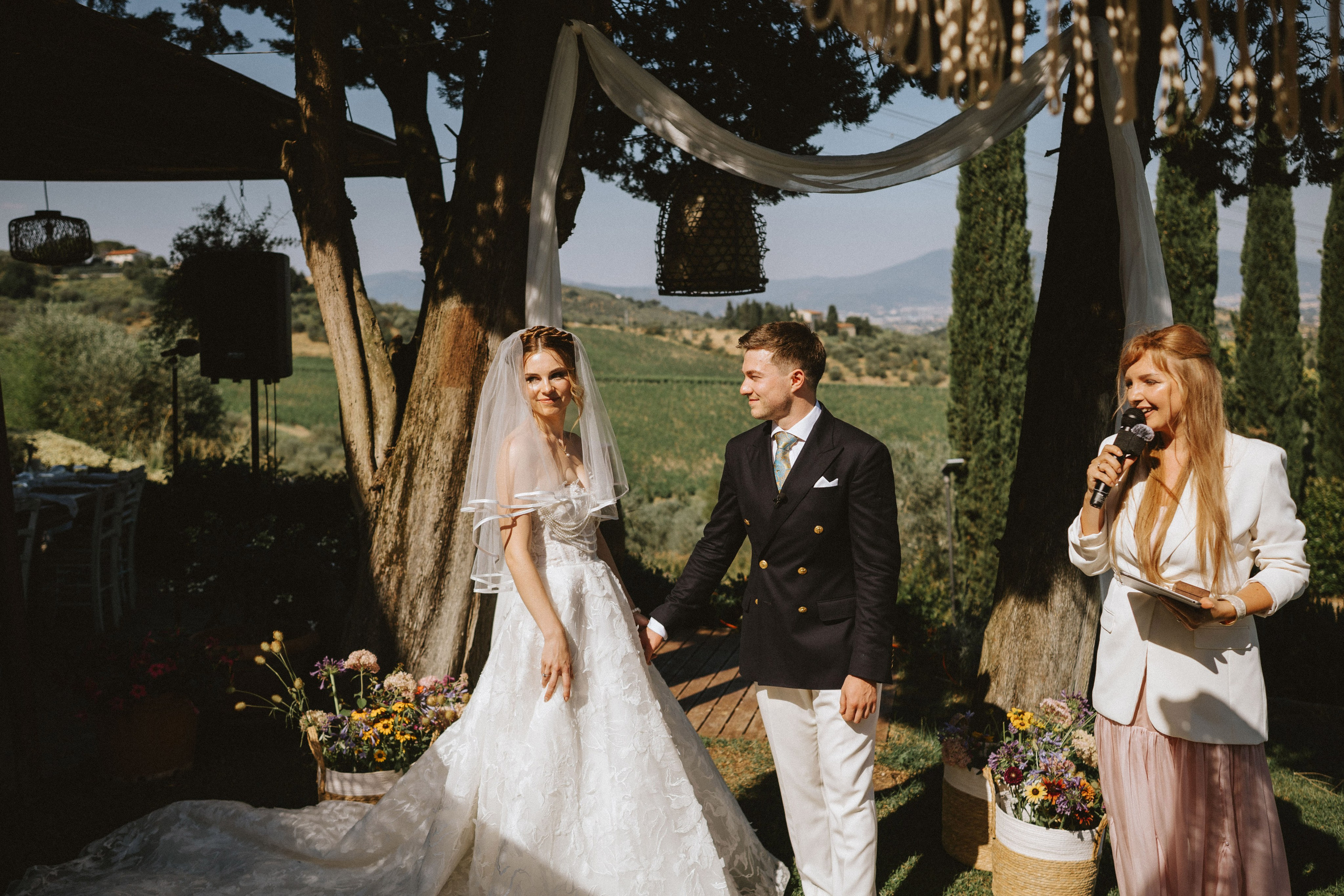 Yura & Katya: Tuscan Wedding Preview at Agriturismo Sottotono. Fotografo di matrimoni a Firenze, Pisa e Toscana | Fotografia spontanea ed elegante in Italia