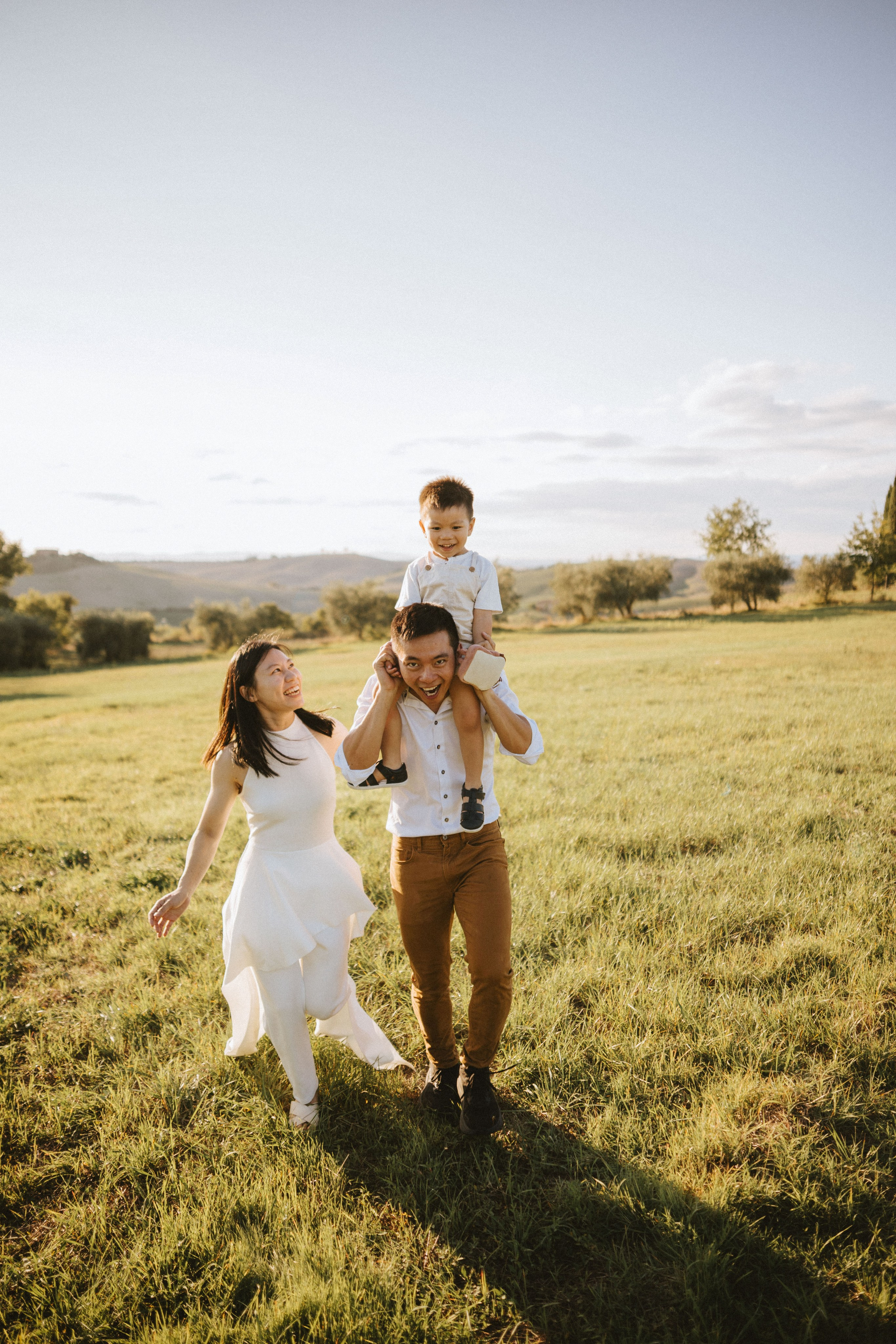 Family Photoshoot in Tuscany | Val d’Orcia & Pienza Photographer. Wedding Photographer in Florence, Pisa & Tuscany | Candid & Elegant Photography in Italy