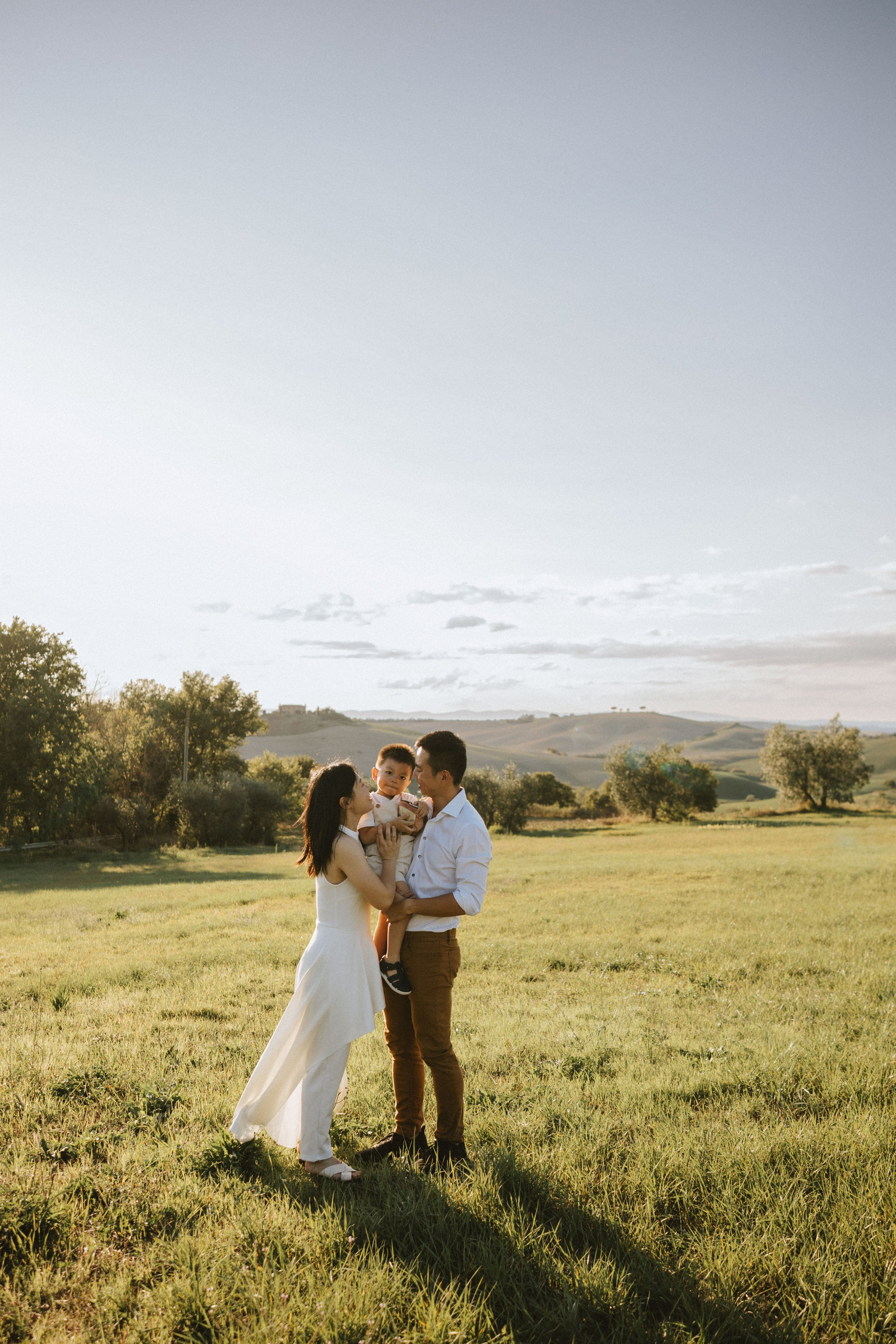 Family Photoshoot in Tuscany | Val d’Orcia & Pienza Photographer. Wedding Photographer in Florence, Pisa & Tuscany | Candid & Elegant Photography in Italy