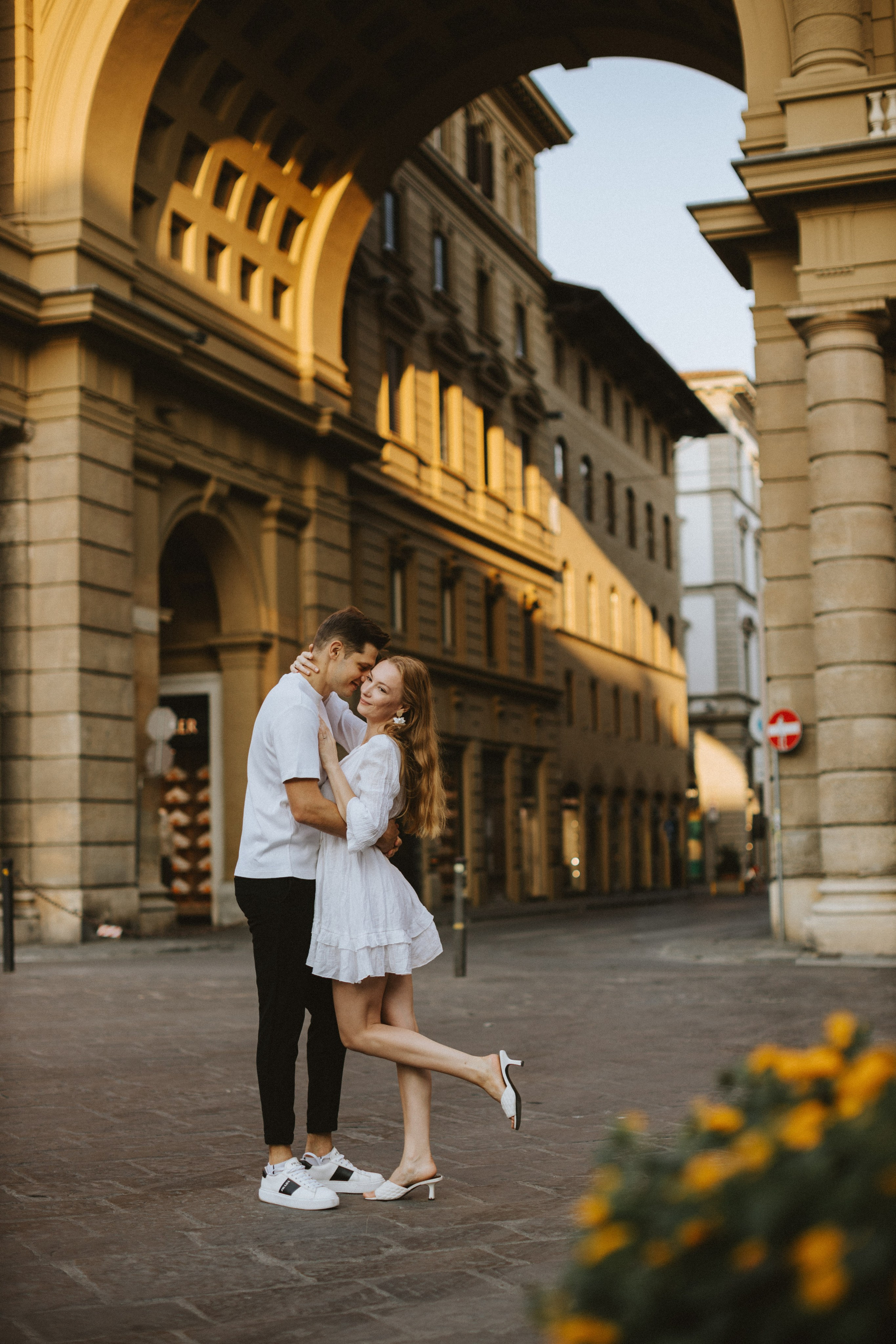 Couple Photoshoot Florence | Romantic Session at Ponte Vecchio & Uffizi. Wedding Photographer in Florence, Pisa & Tuscany | Candid & Elegant Photography in Italy