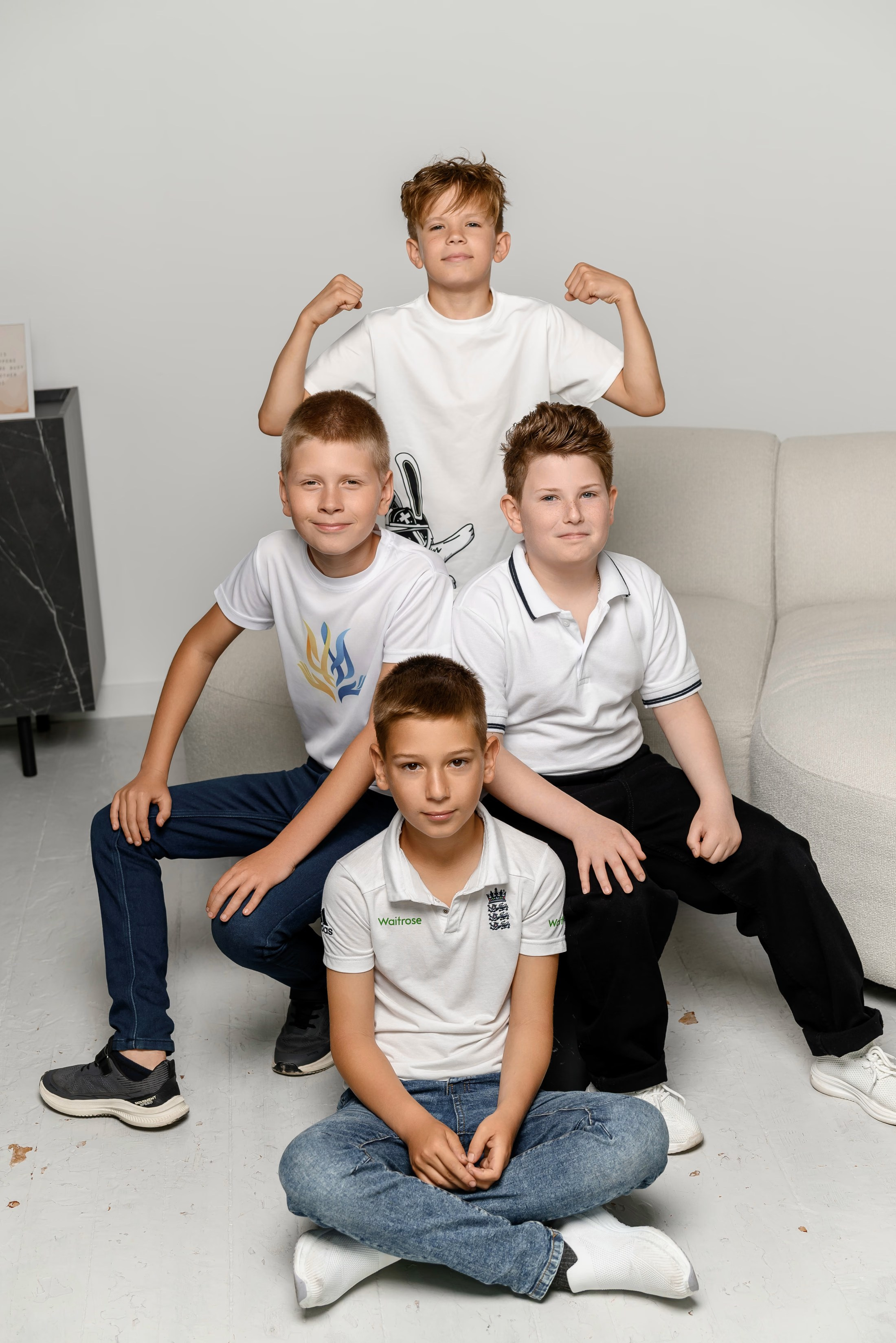 Випускні альбоми - 4 клас | Черкаси. Фотограф — Юрій Носач | Весільна, сімейна, дитяча, випускна зйомка, фотокниги | Канів, Черкаси, Київ