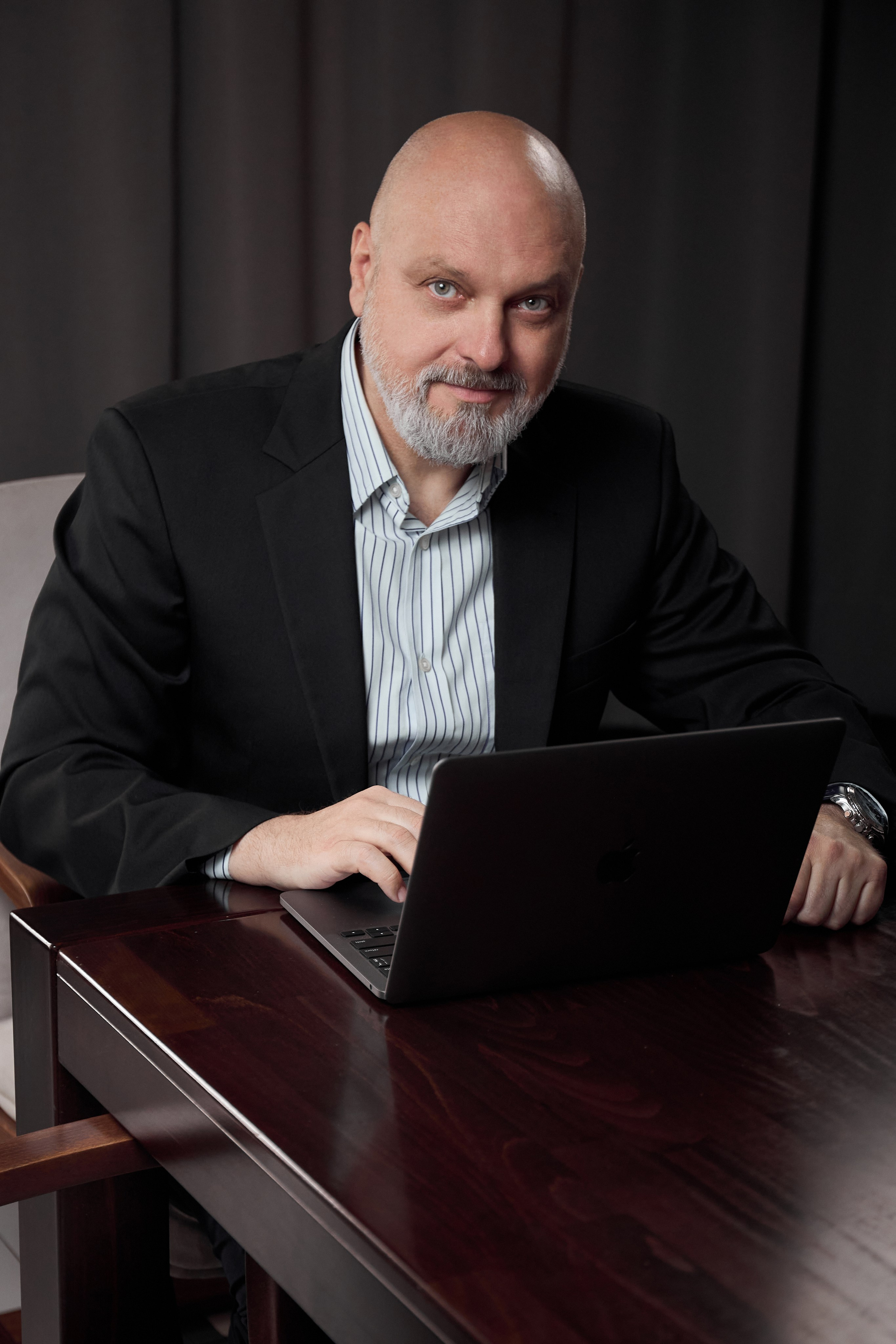 Бізнес-портрет керівника в Одесі — ділова фотосесія