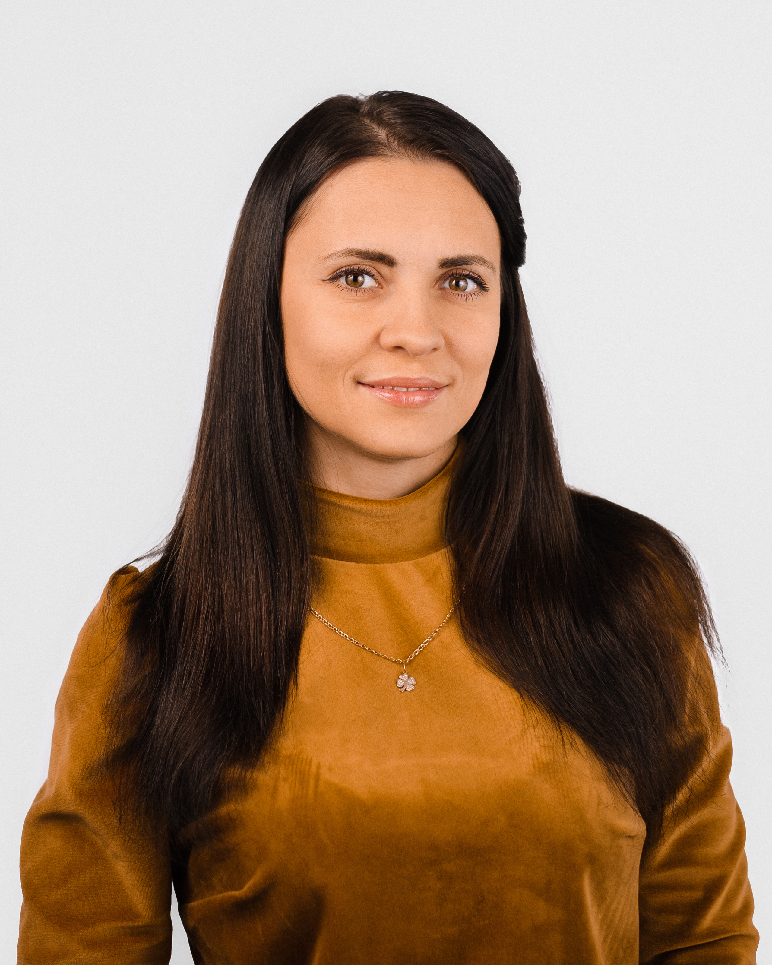 HEADSHOT BUSINESS PORTRAIT. Ivan Skufinsky — wedding and family photographer in Vancouver