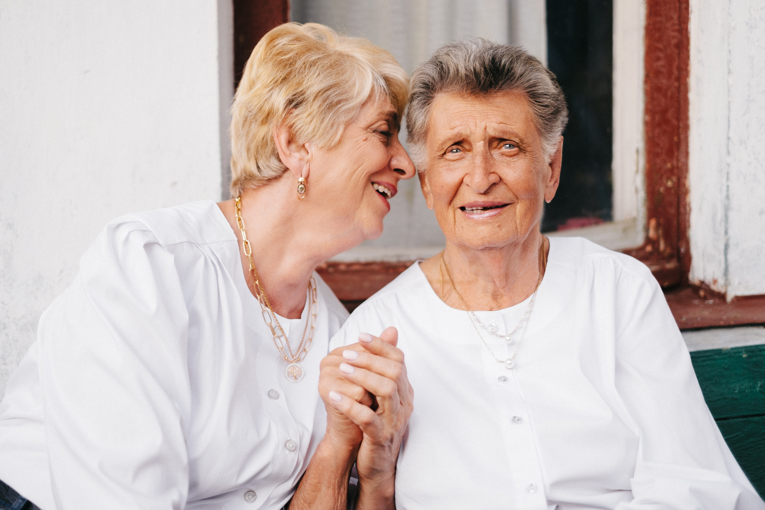 Family photo session at home. Four generations in one frame. Ivan Skufinsky — wedding and family photographer in Vancouver
