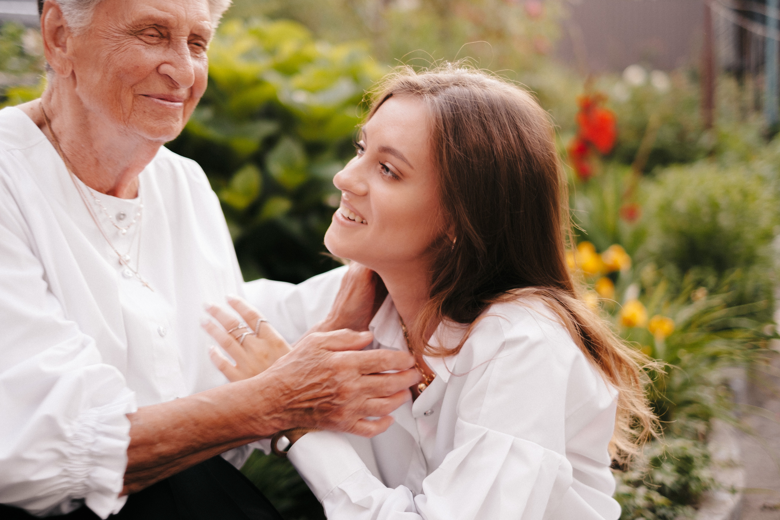 Family photo session at home. Four generations in one frame. Ivan Skufinsky — wedding and family photographer in Vancouver
