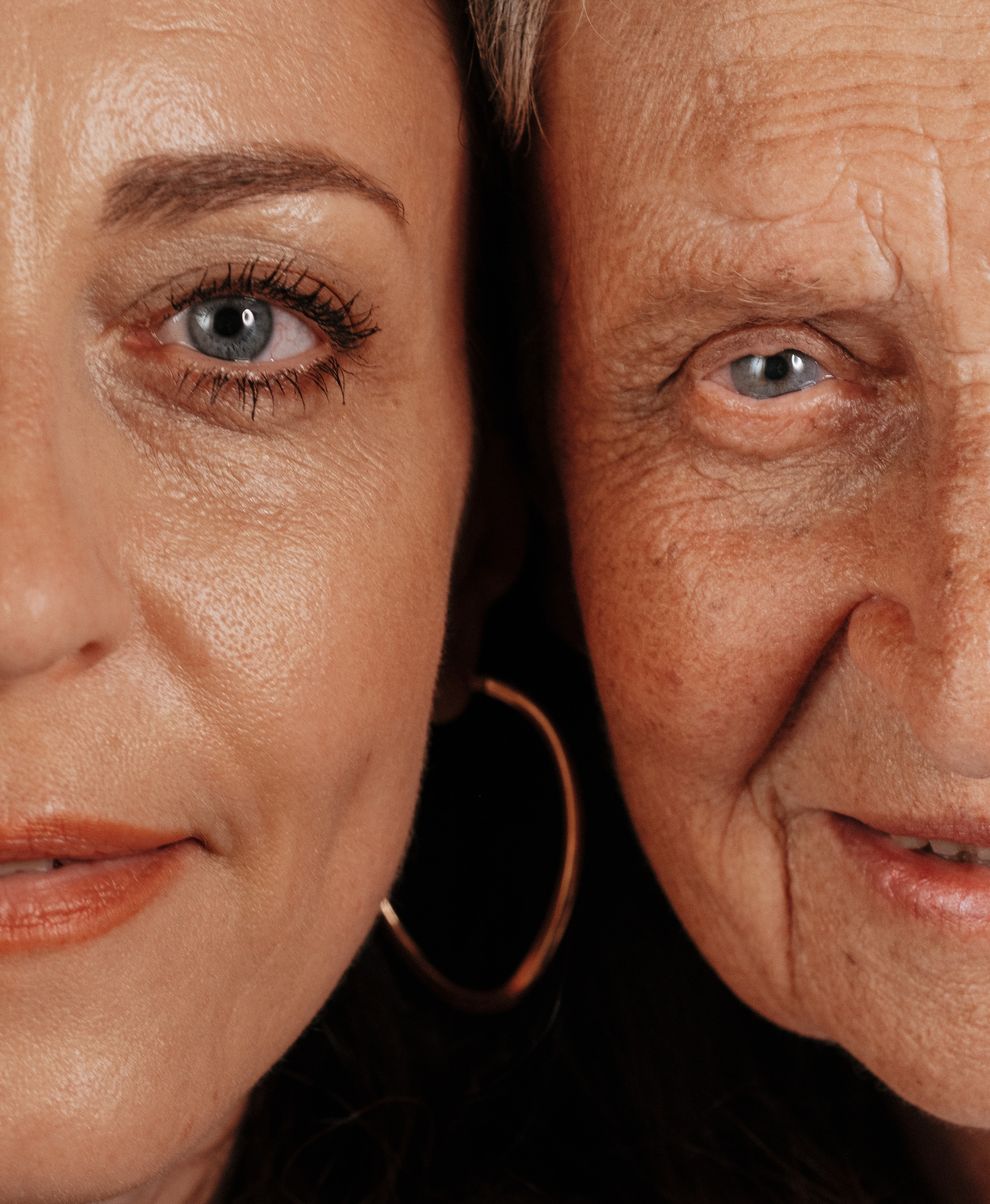 Family photo session at home. Four generations in one frame. Ivan Skufinsky — wedding and family photographer in Vancouver