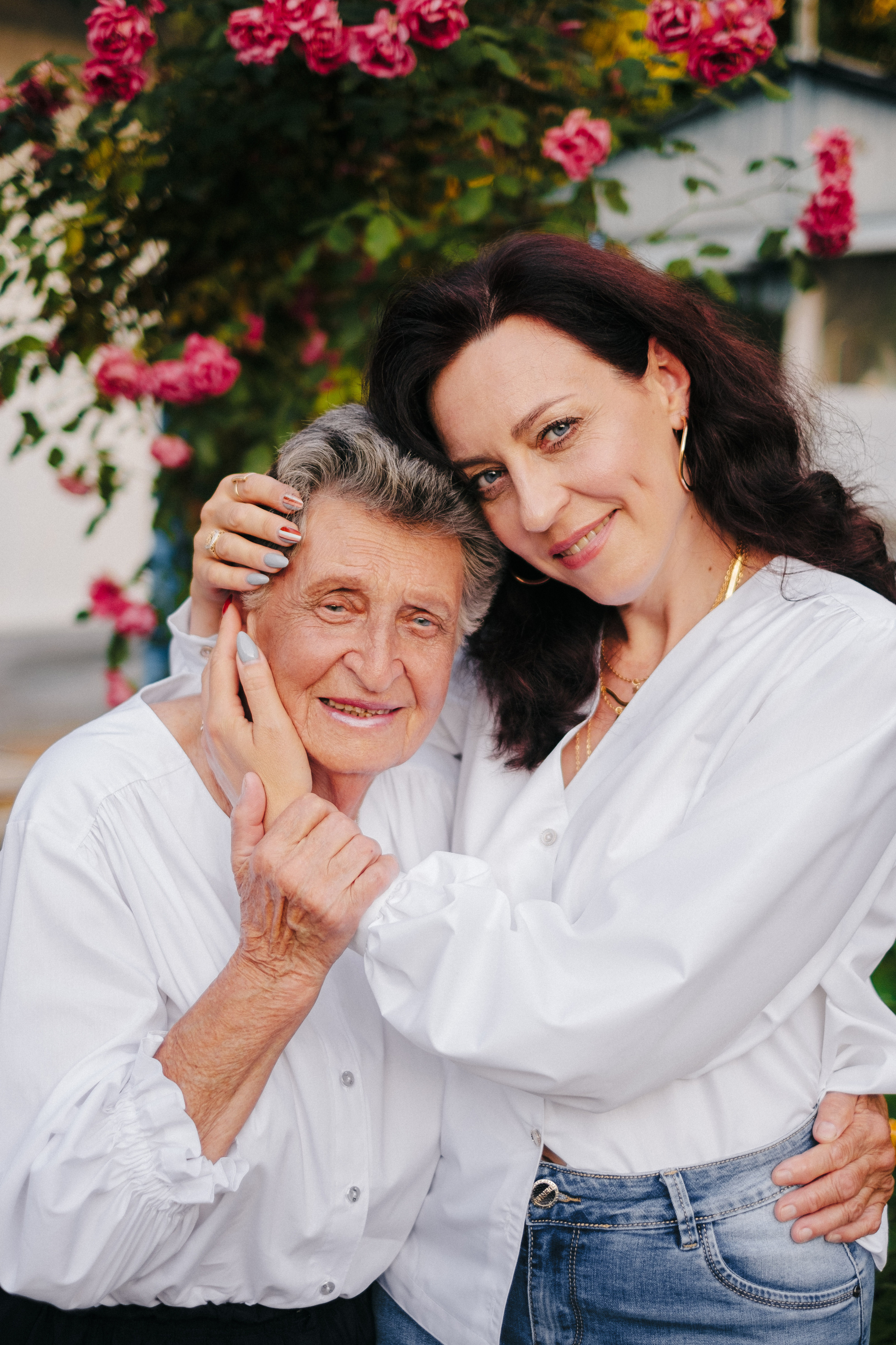 Family photo session at home. Four generations in one frame. Ivan Skufinsky — wedding and family photographer in Vancouver