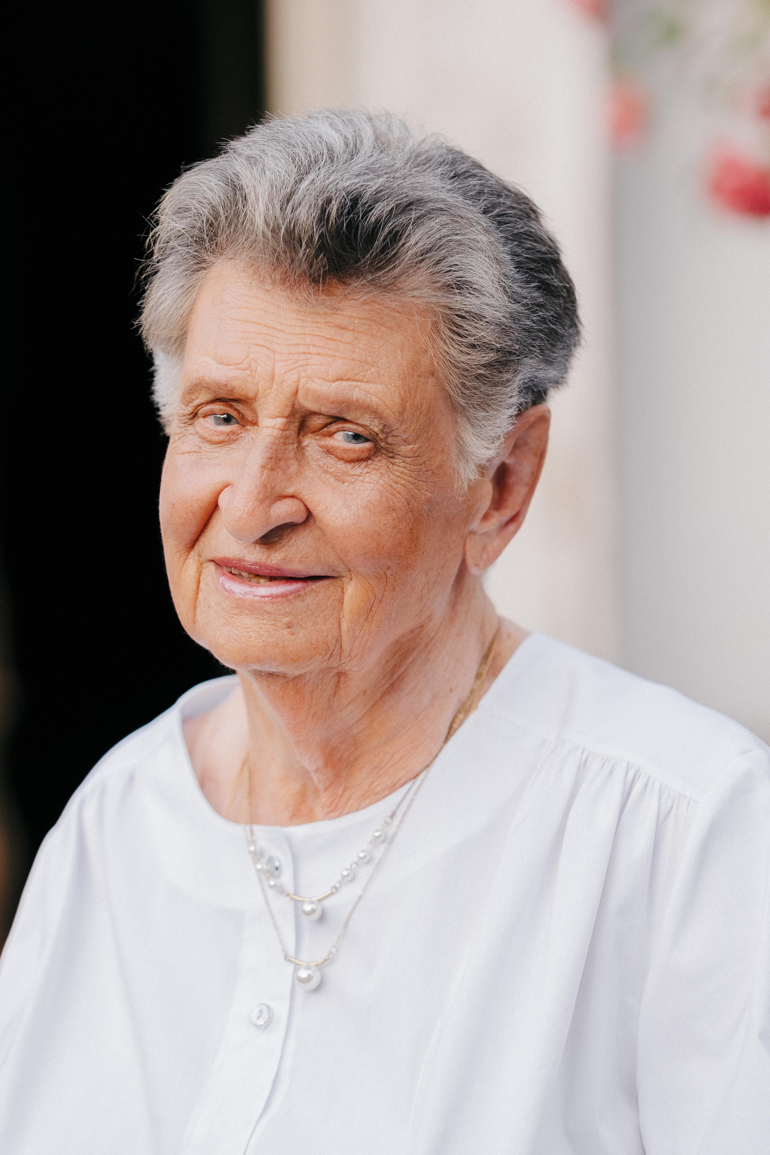 Family photo session at home. Four generations in one frame. Ivan Skufinsky — wedding and family photographer in Vancouver