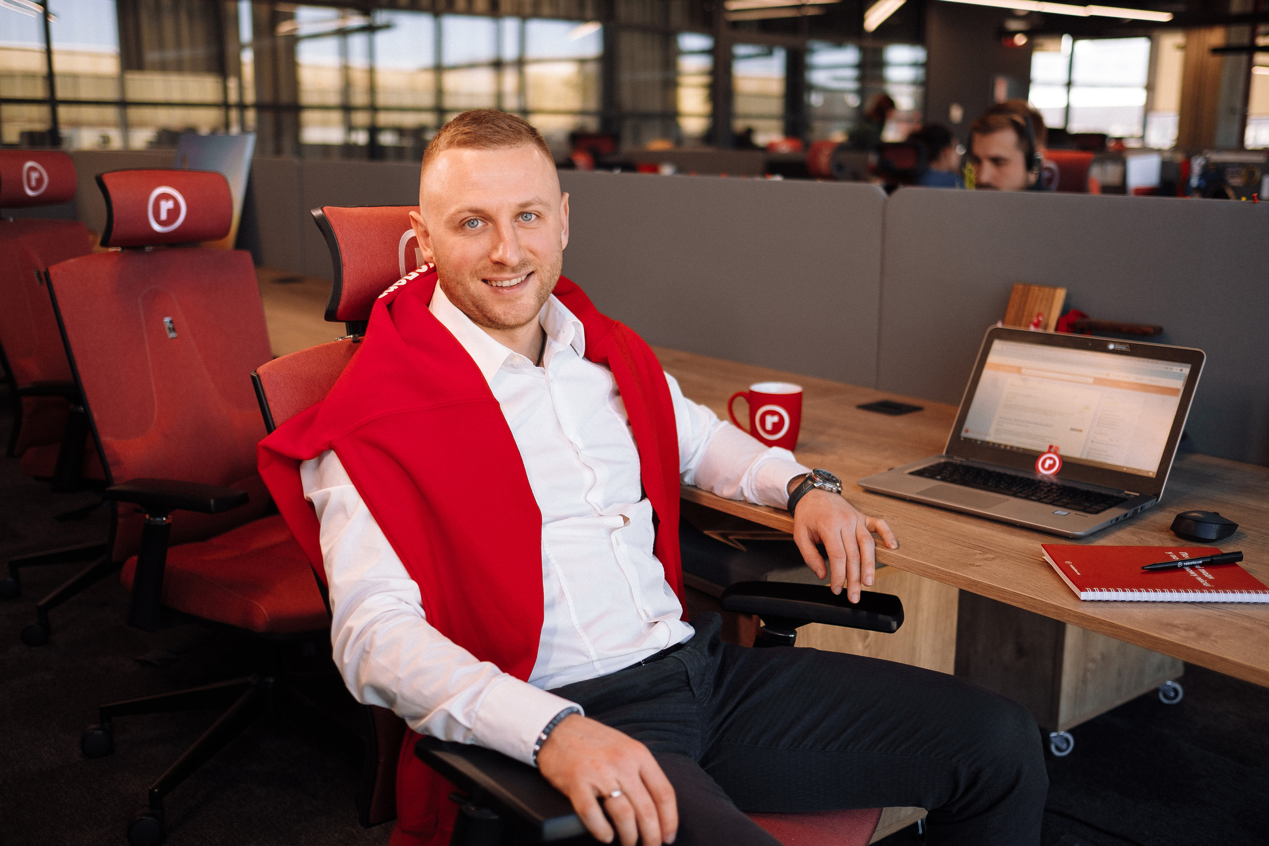 HEADSHOT BUSINESS PORTRAIT. Ivan Skufinsky — wedding and family photographer in Vancouver