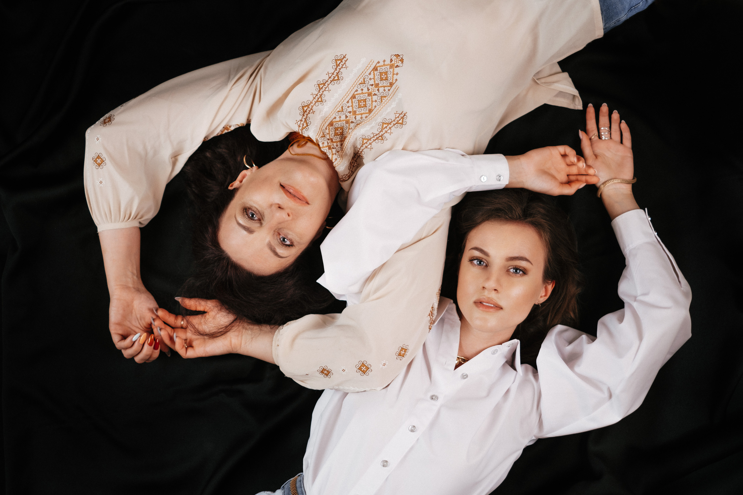 Family photo session at home. Four generations in one frame. Ivan Skufinsky — wedding and family photographer in Vancouver