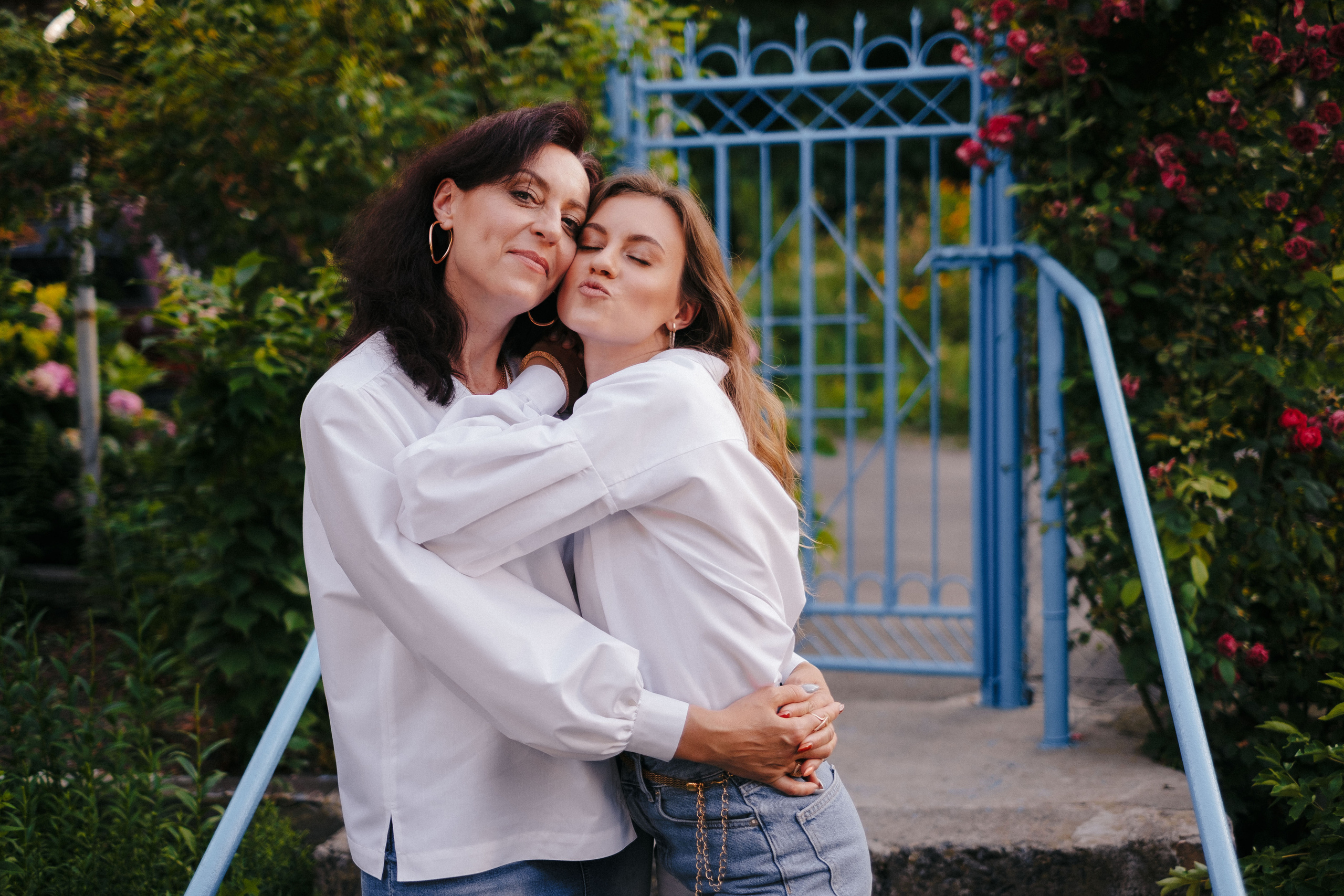 Family photo session at home. Four generations in one frame. Ivan Skufinsky — wedding and family photographer in Vancouver
