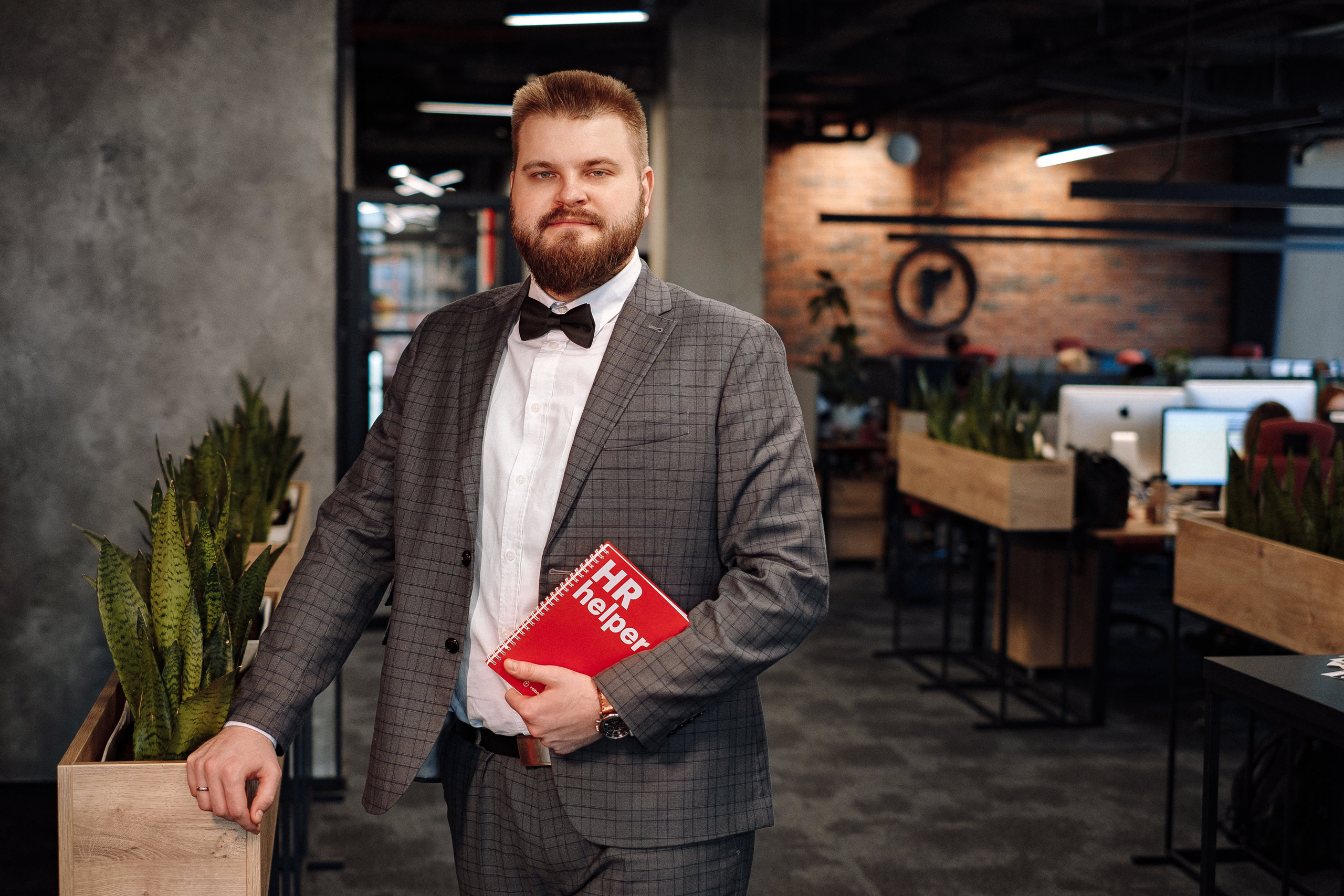 HEADSHOT BUSINESS PORTRAIT. Ivan Skufinsky — wedding and family photographer in Vancouver