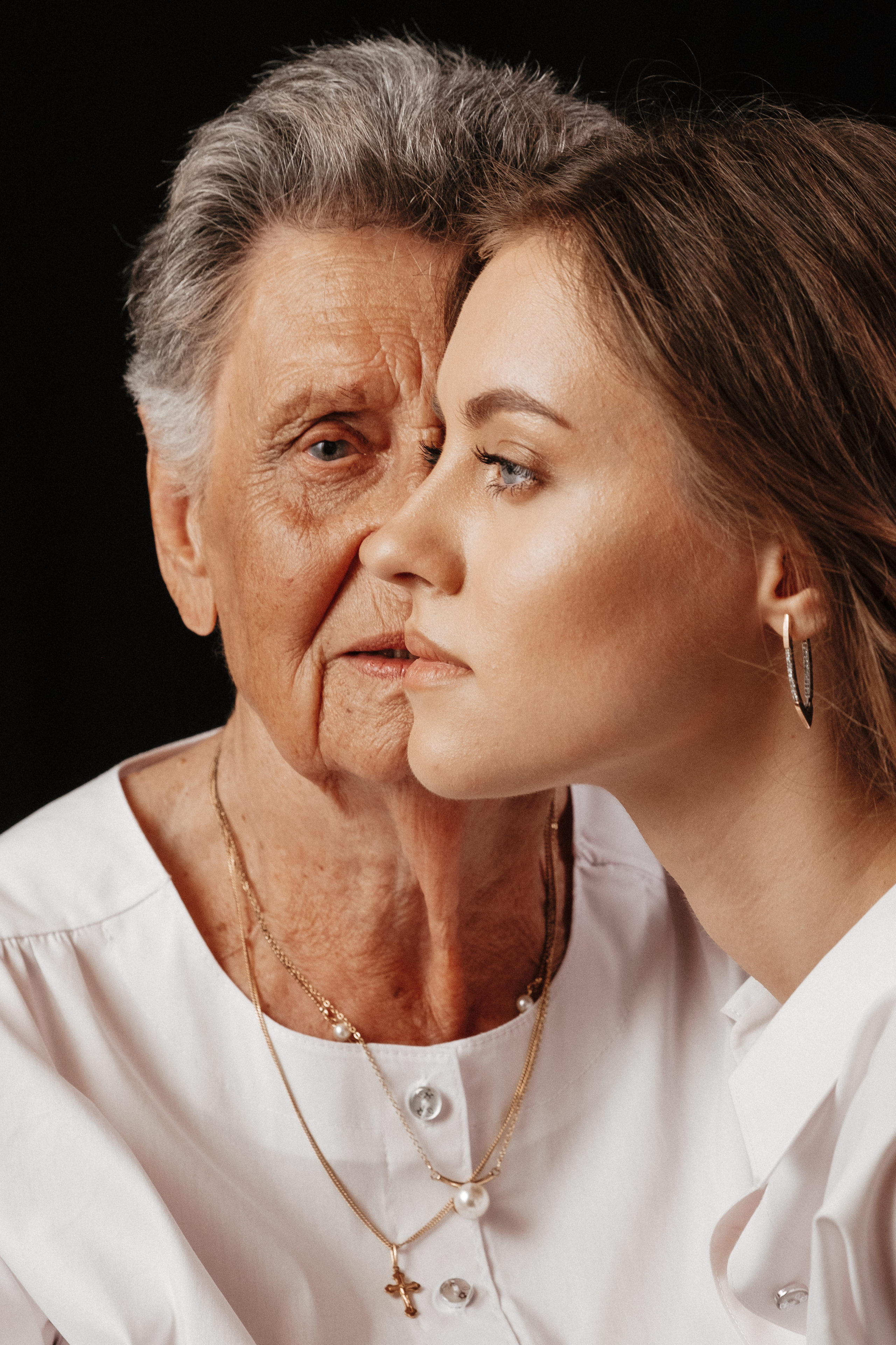 Family photo session at home. Four generations in one frame. Ivan Skufinsky — wedding and family photographer in Vancouver