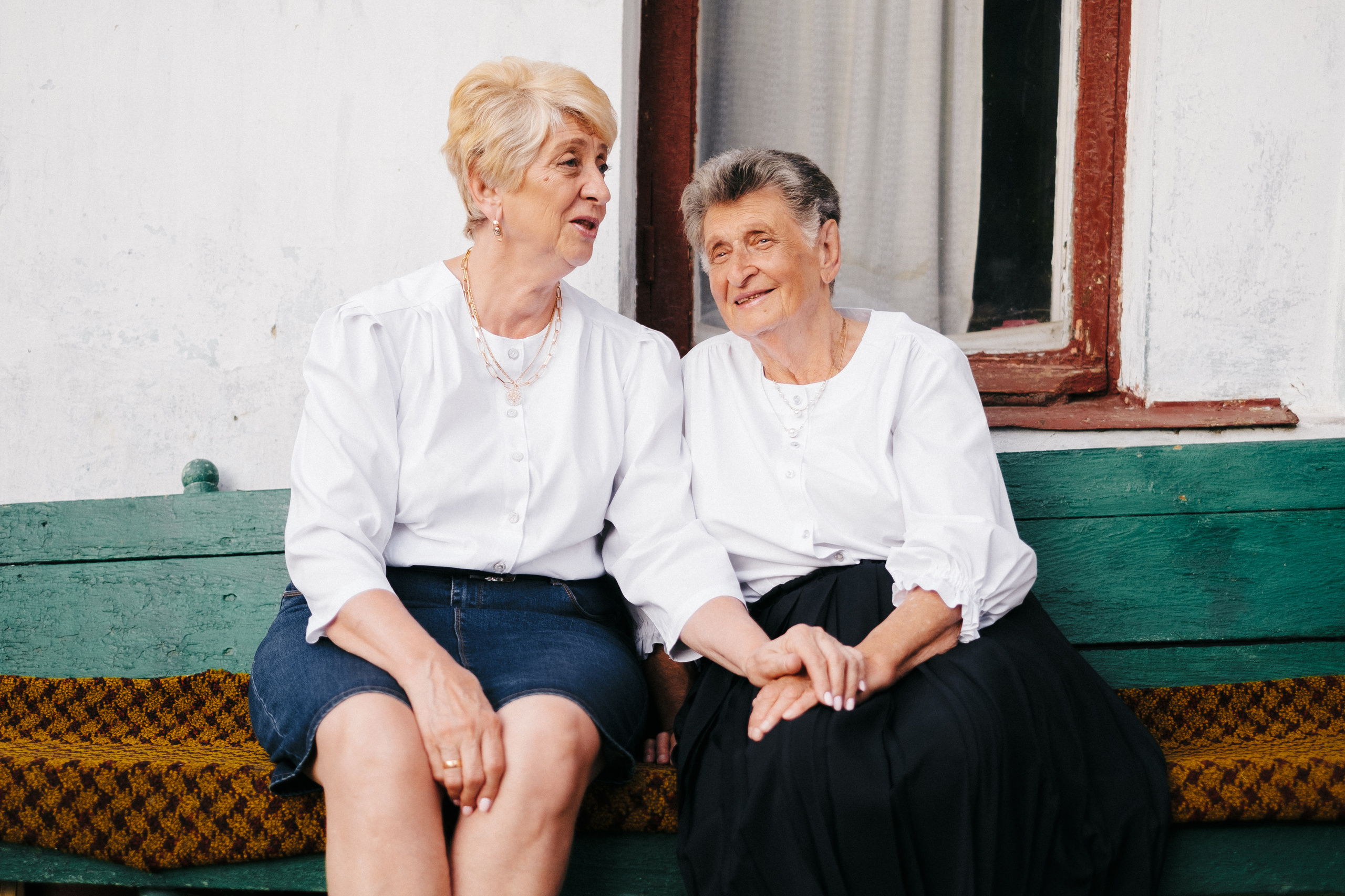 Family photo session at home. Four generations in one frame. Ivan Skufinsky — wedding and family photographer in Vancouver