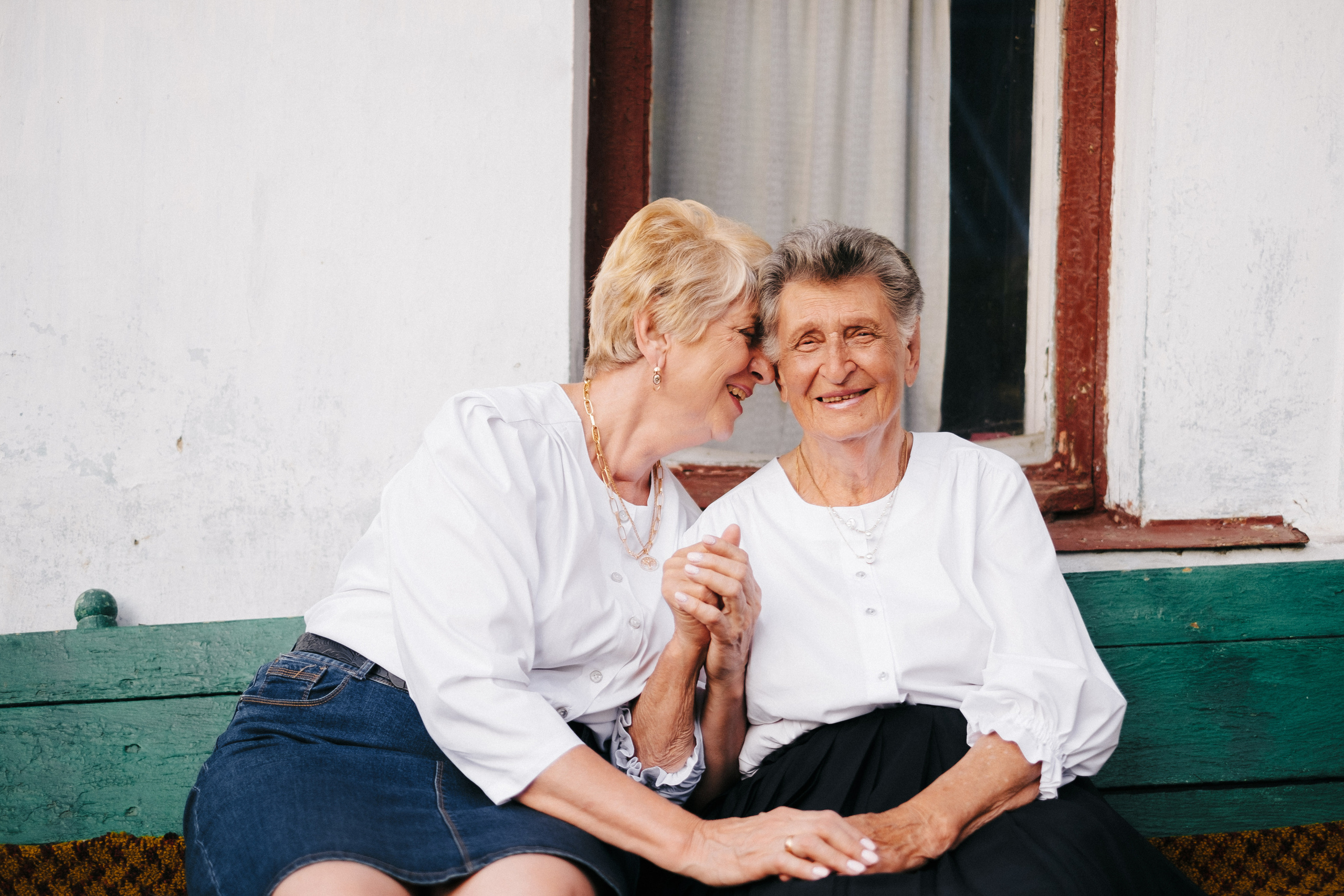 Family photo session at home. Four generations in one frame. Ivan Skufinsky — wedding and family photographer in Vancouver