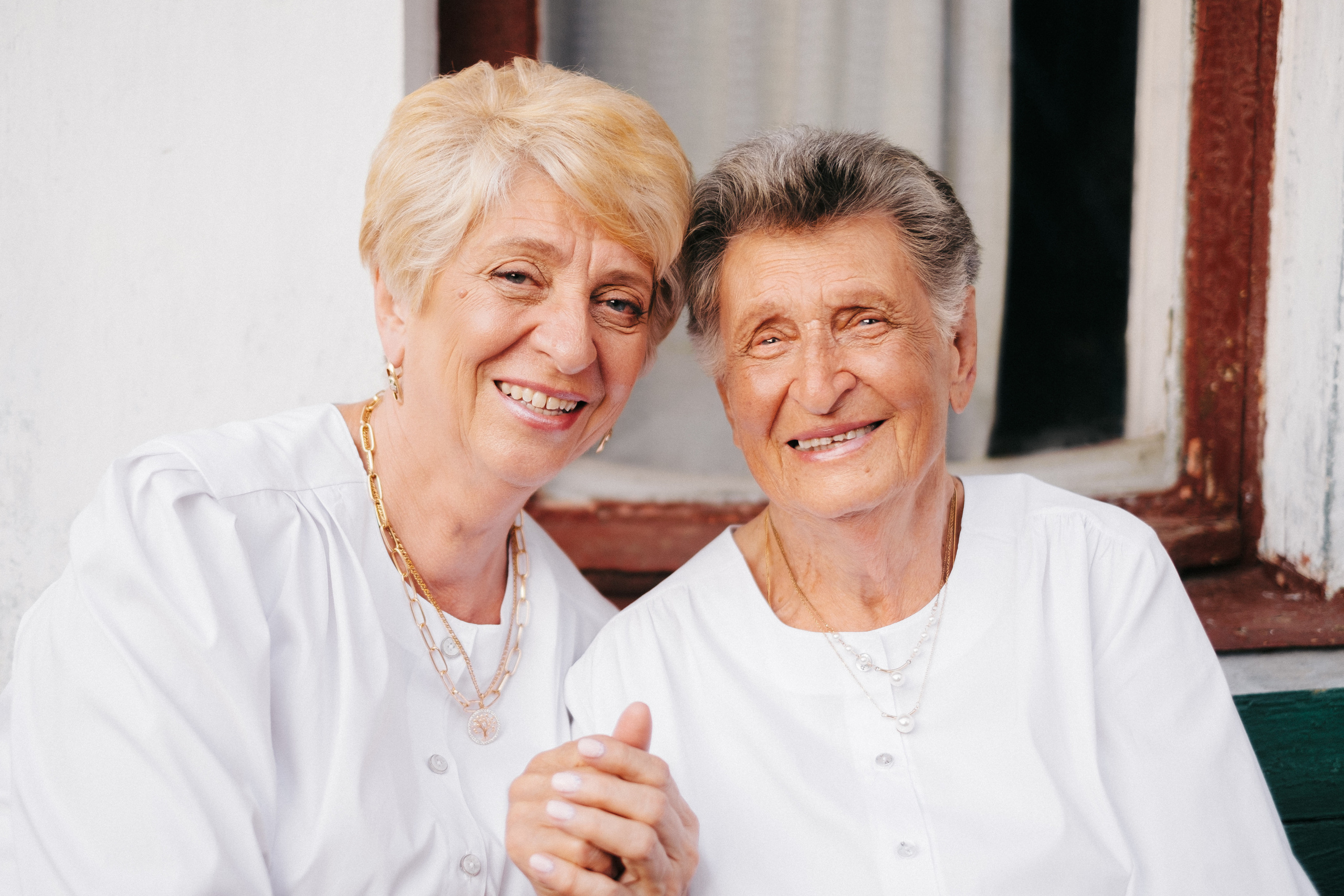 Family photo session at home. Four generations in one frame. Ivan Skufinsky — wedding and family photographer in Vancouver