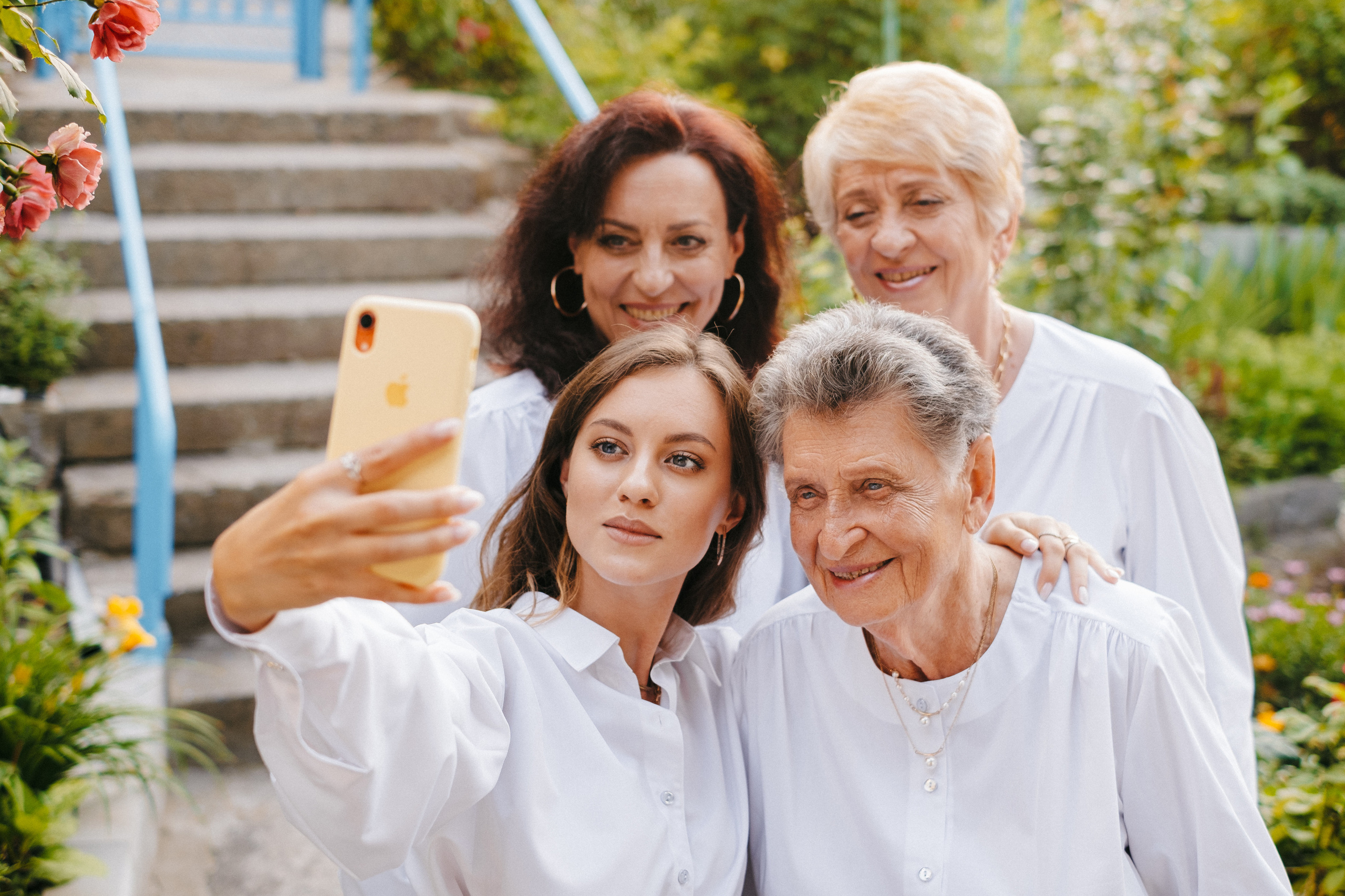 Family photo session at home. Four generations in one frame. Ivan Skufinsky — wedding and family photographer in Vancouver