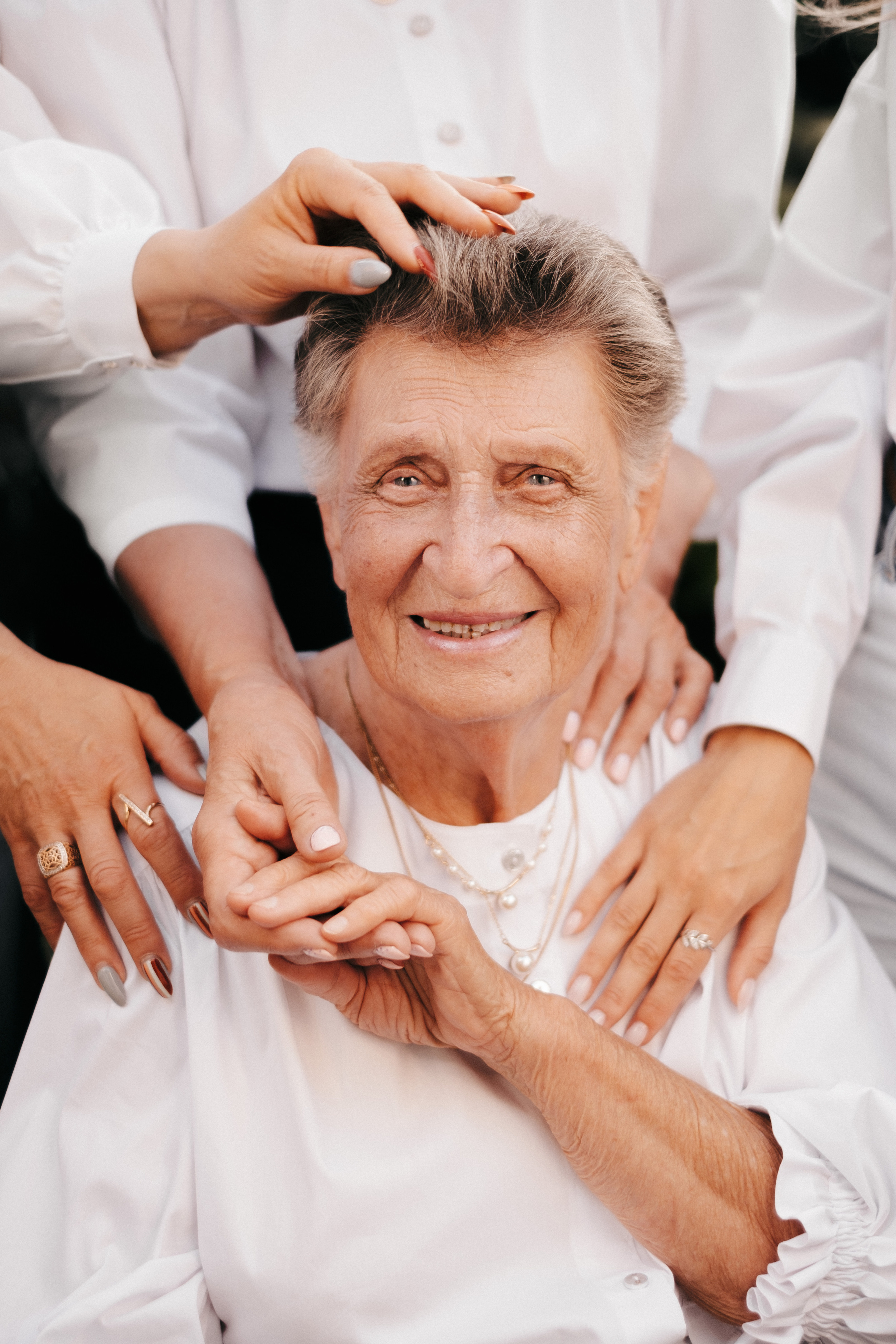 Family photo session at home. Four generations in one frame. Ivan Skufinsky — wedding and family photographer in Vancouver