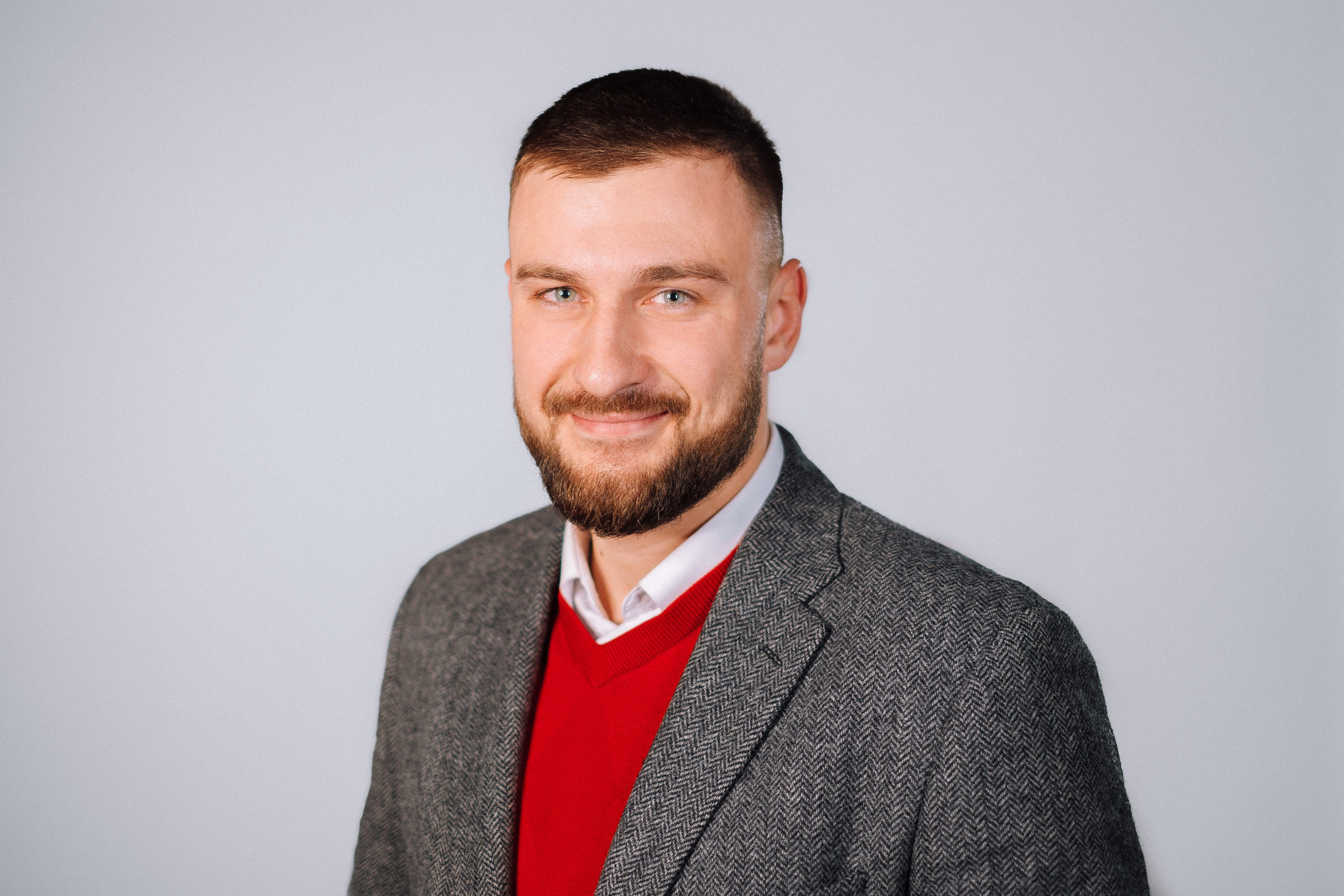 HEADSHOT BUSINESS PORTRAIT. Ivan Skufinsky — wedding and family photographer in Vancouver