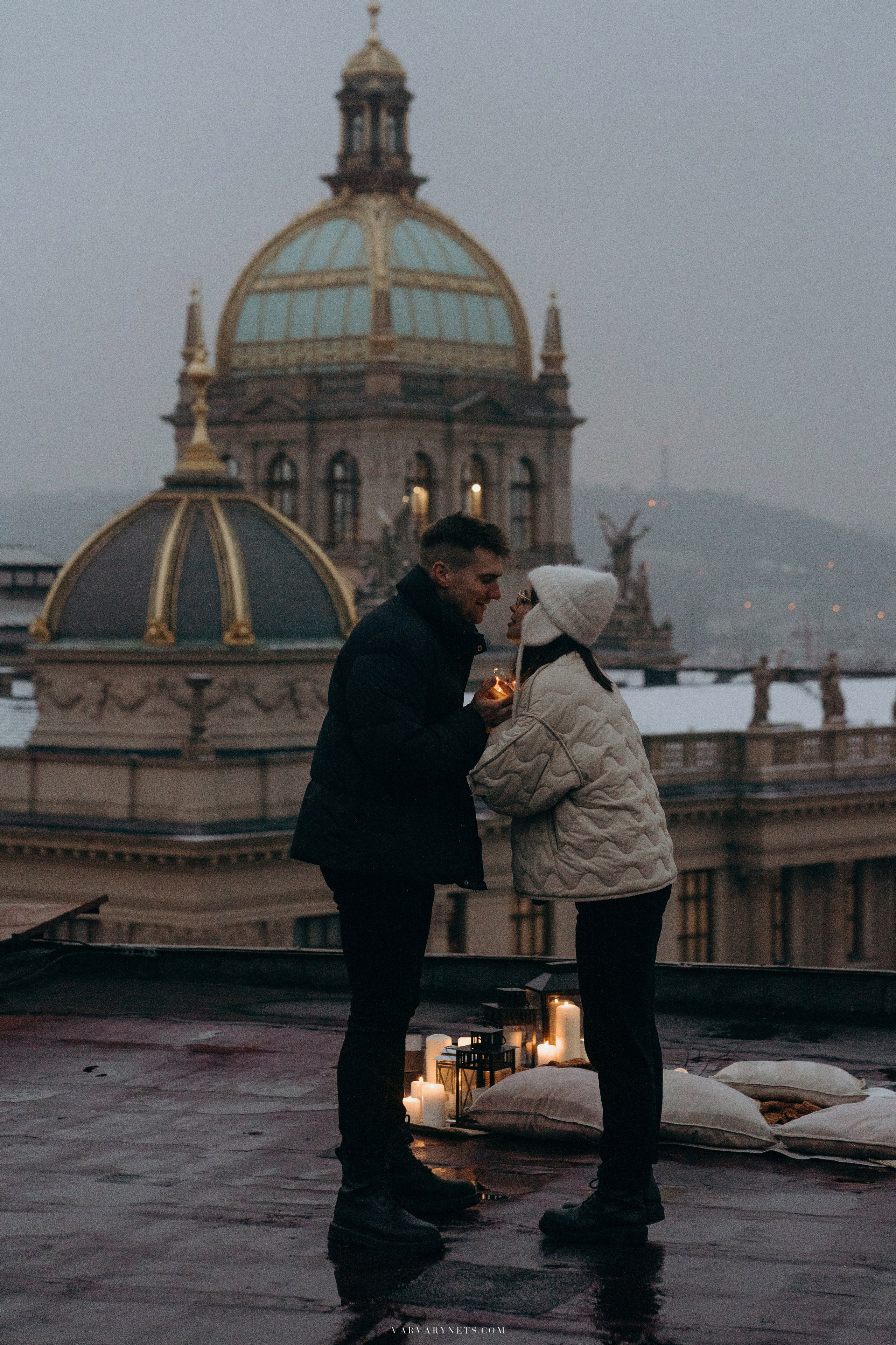 The magical proposal of hand and heart in enchanting Prague. Vitalie Varvarynets - Весільний фотограф Прага