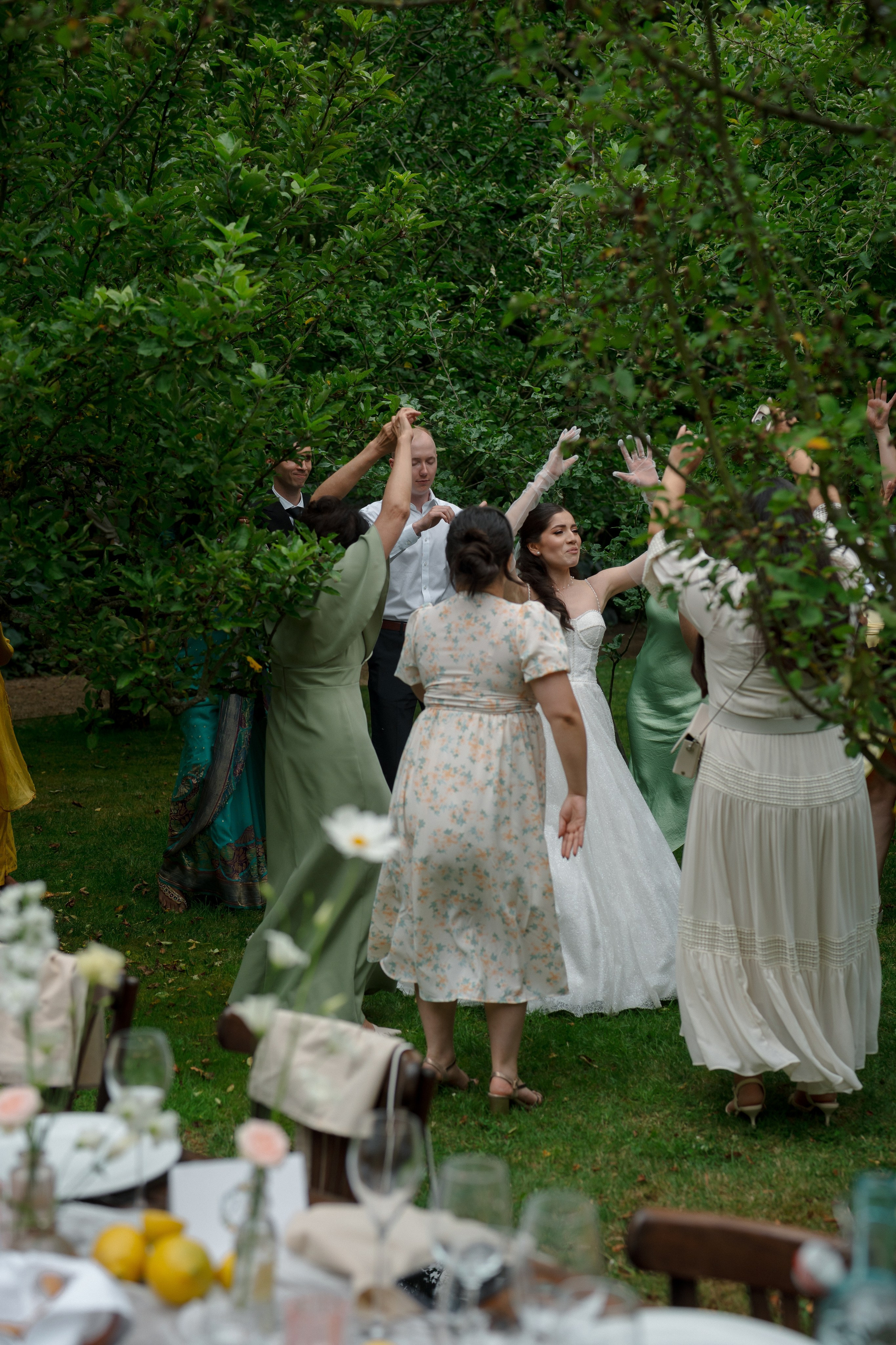 A Romantic Tuscan-Inspired Wedding in Czech Republic. Vitalie Varvarynets - Весільний фотограф Прага