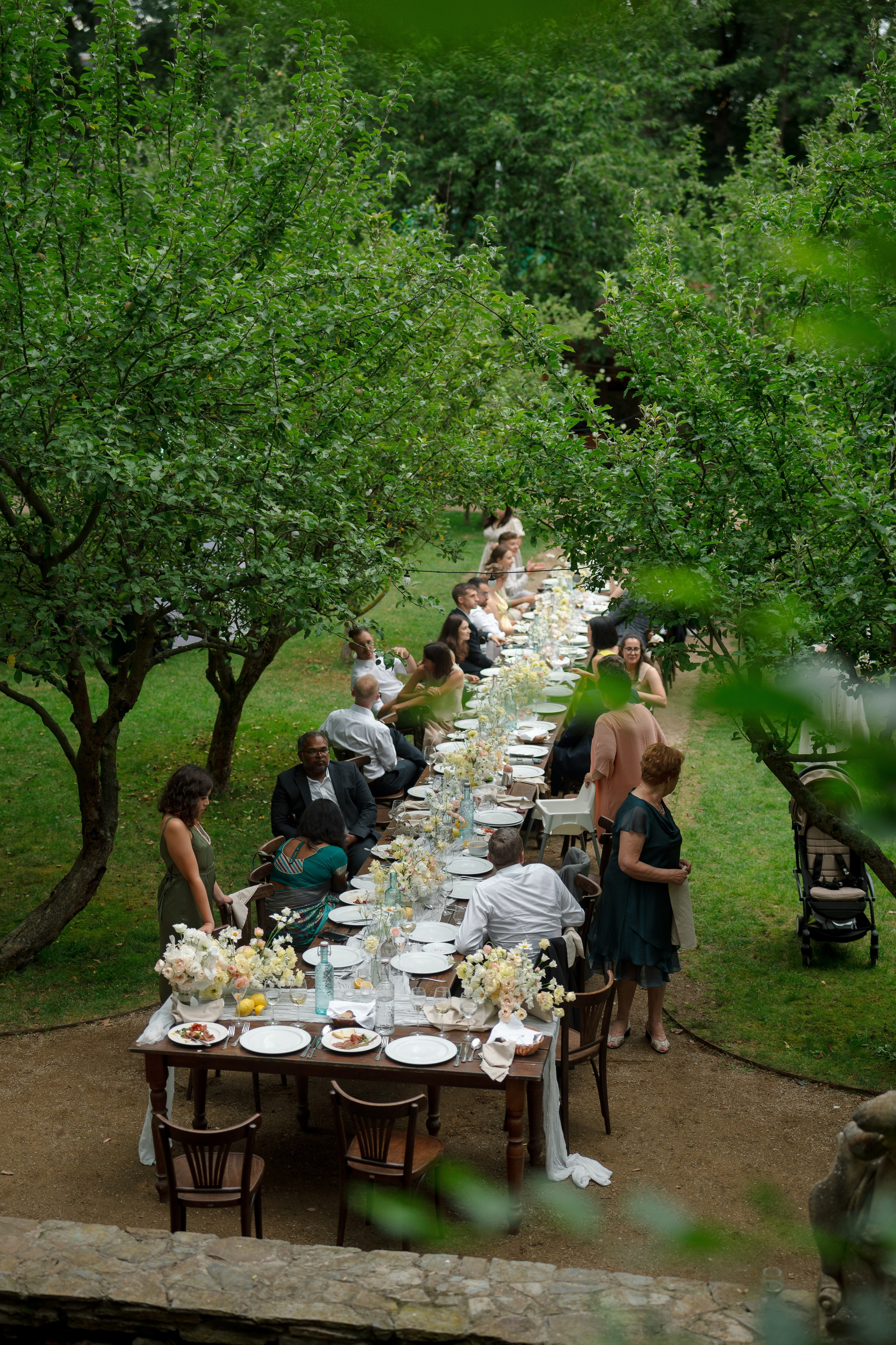 A Romantic Tuscan-Inspired Wedding in Czech Republic. Vitalie Varvarynets - Весільний фотограф Прага
