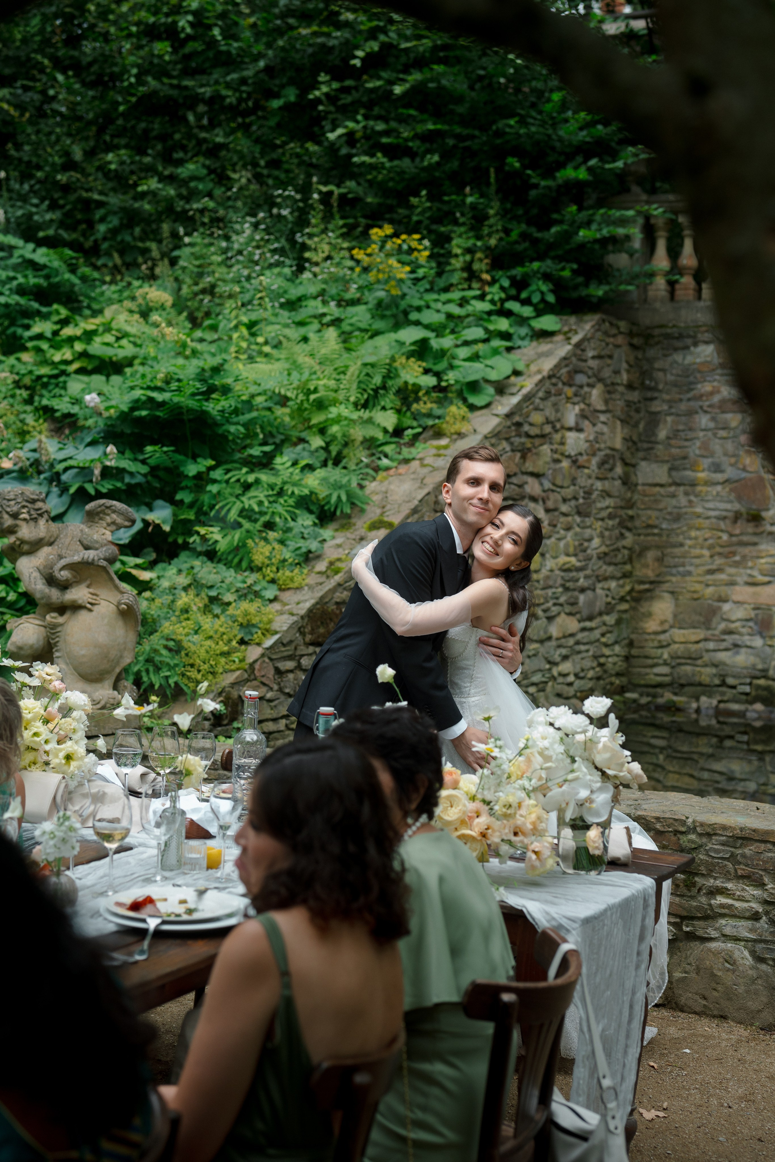 A Romantic Tuscan-Inspired Wedding in Czech Republic. Vitalie Varvarynets - Весільний фотограф Прага