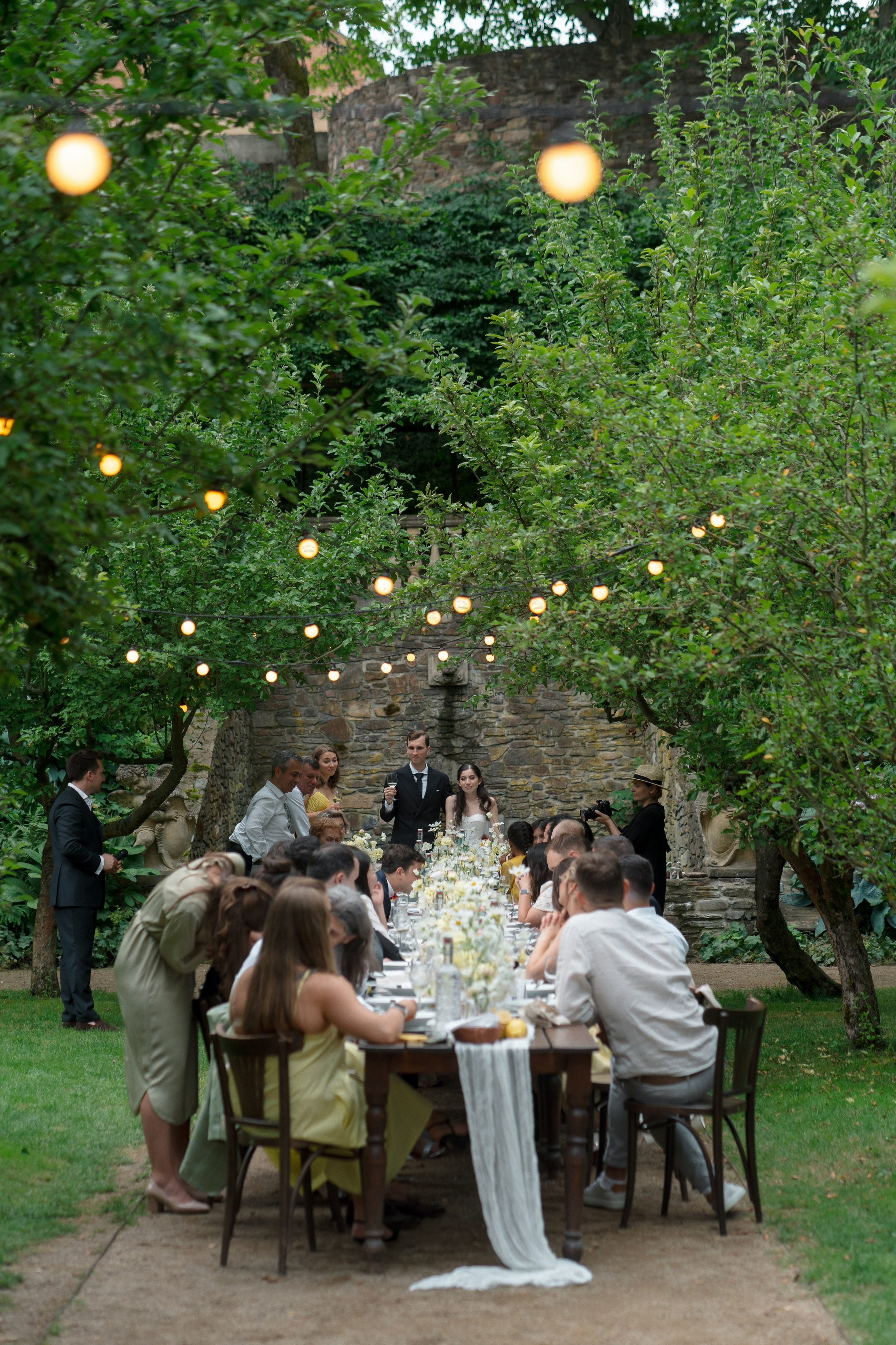 A Romantic Tuscan-Inspired Wedding in Czech Republic. Vitalie Varvarynets - Весільний фотограф Прага