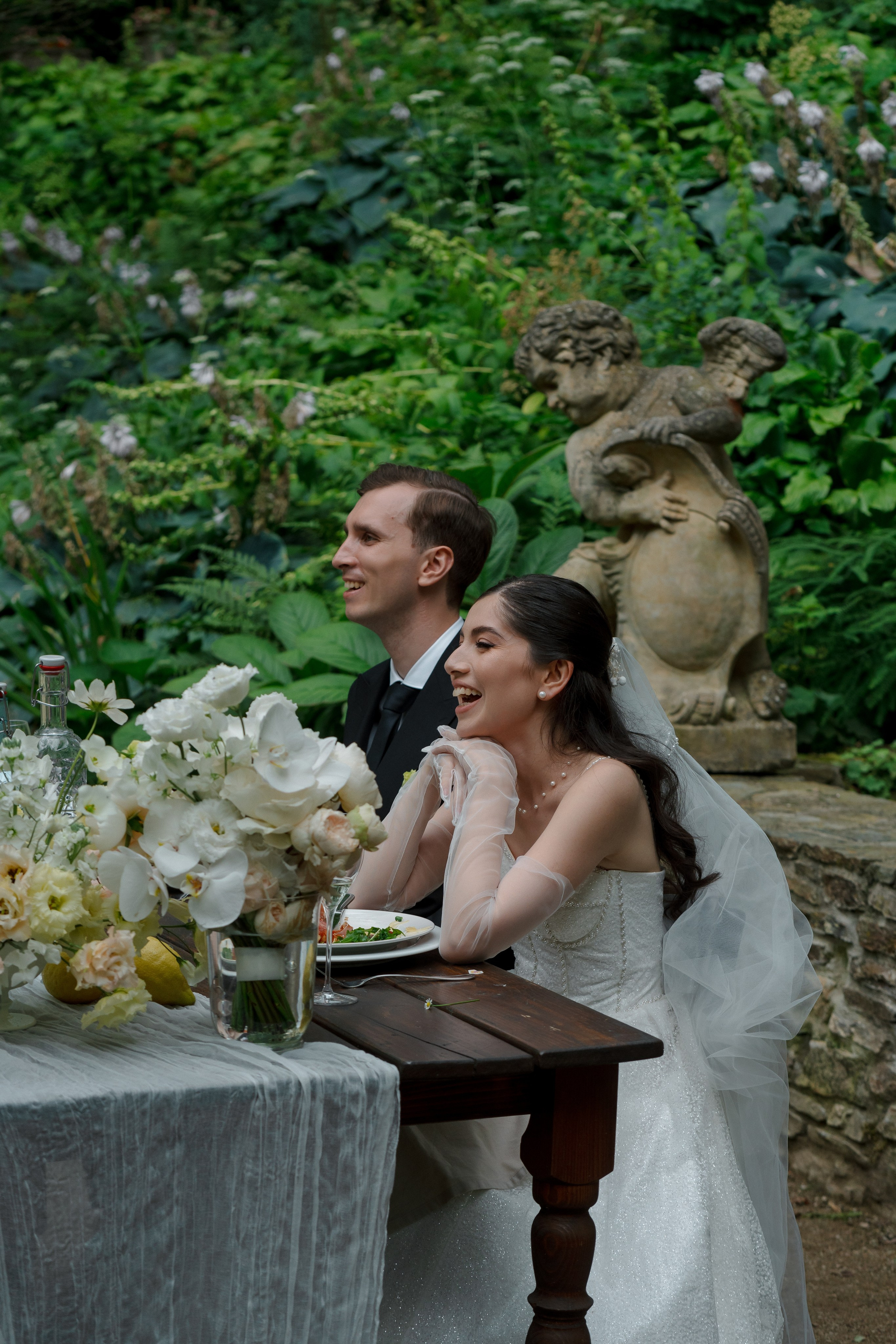 A Romantic Tuscan-Inspired Wedding in Czech Republic. Vitalie Varvarynets - Весільний фотограф Прага