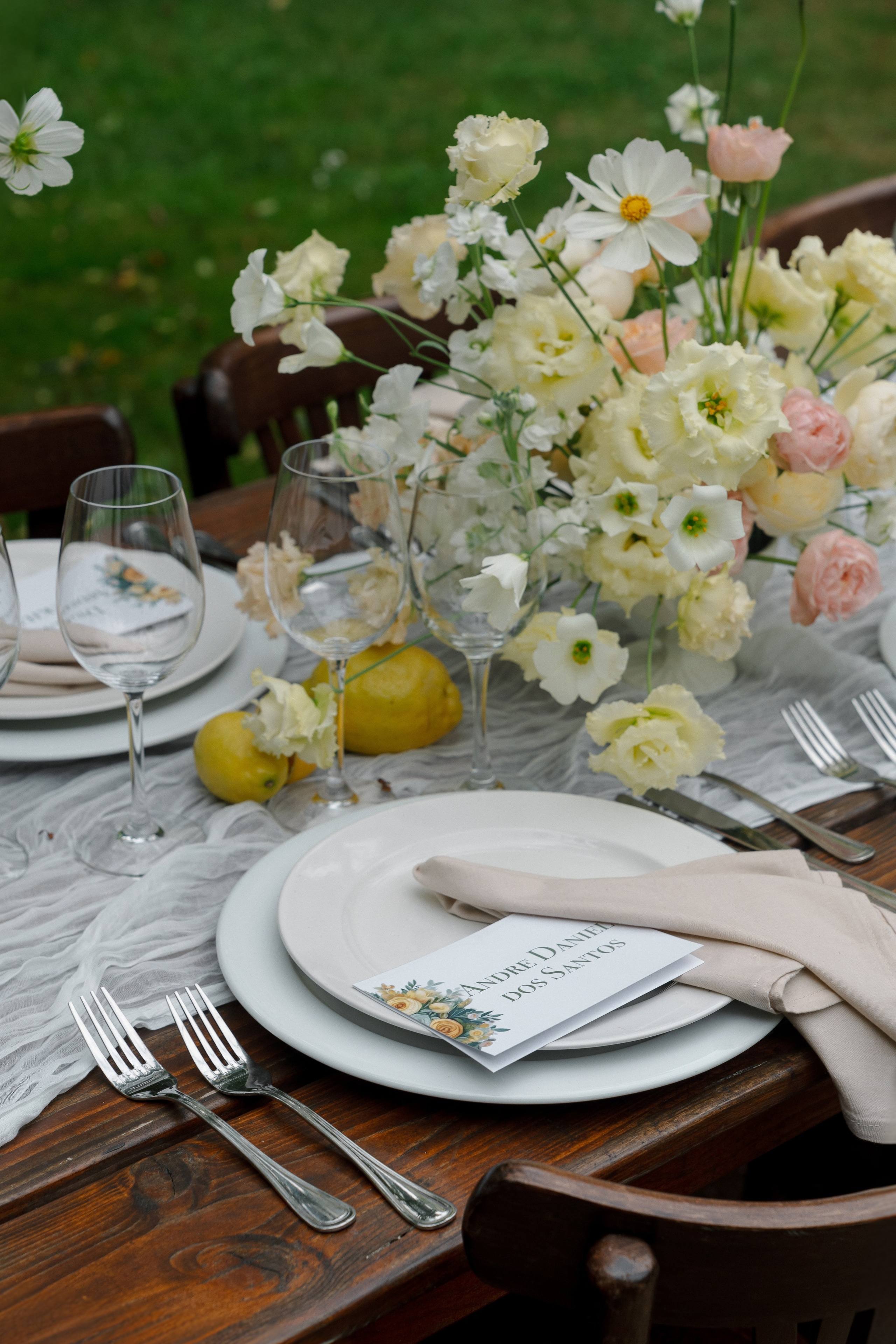 A Romantic Tuscan-Inspired Wedding in Czech Republic. Vitalie Varvarynets - Весільний фотограф Прага