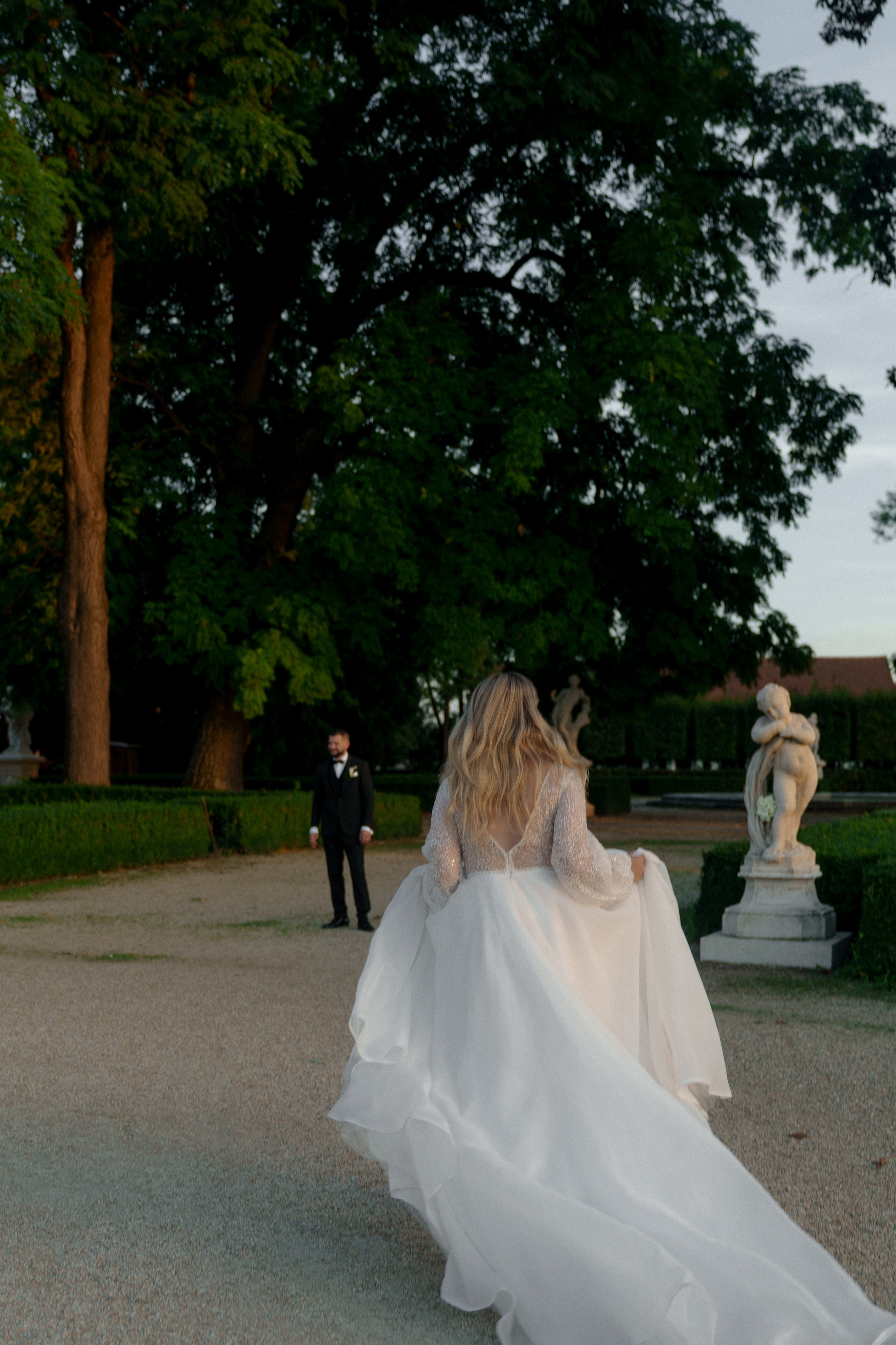 «Romance of Katherine and Maxim: Vienna Empire Captured». Vitalie Varvarynets - Весільний фотограф Прага