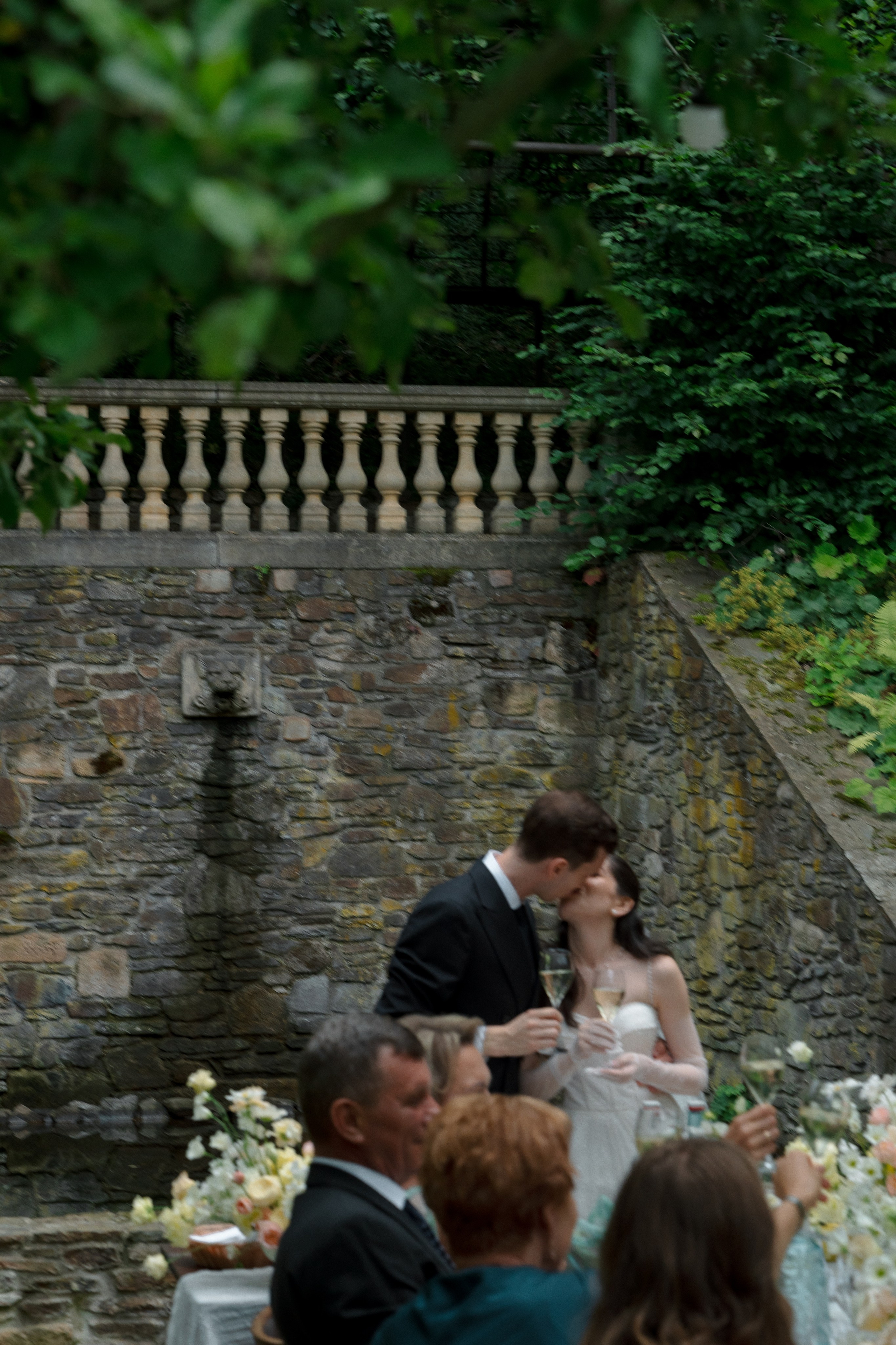 A Romantic Tuscan-Inspired Wedding in Czech Republic. Vitalie Varvarynets - Весільний фотограф Прага