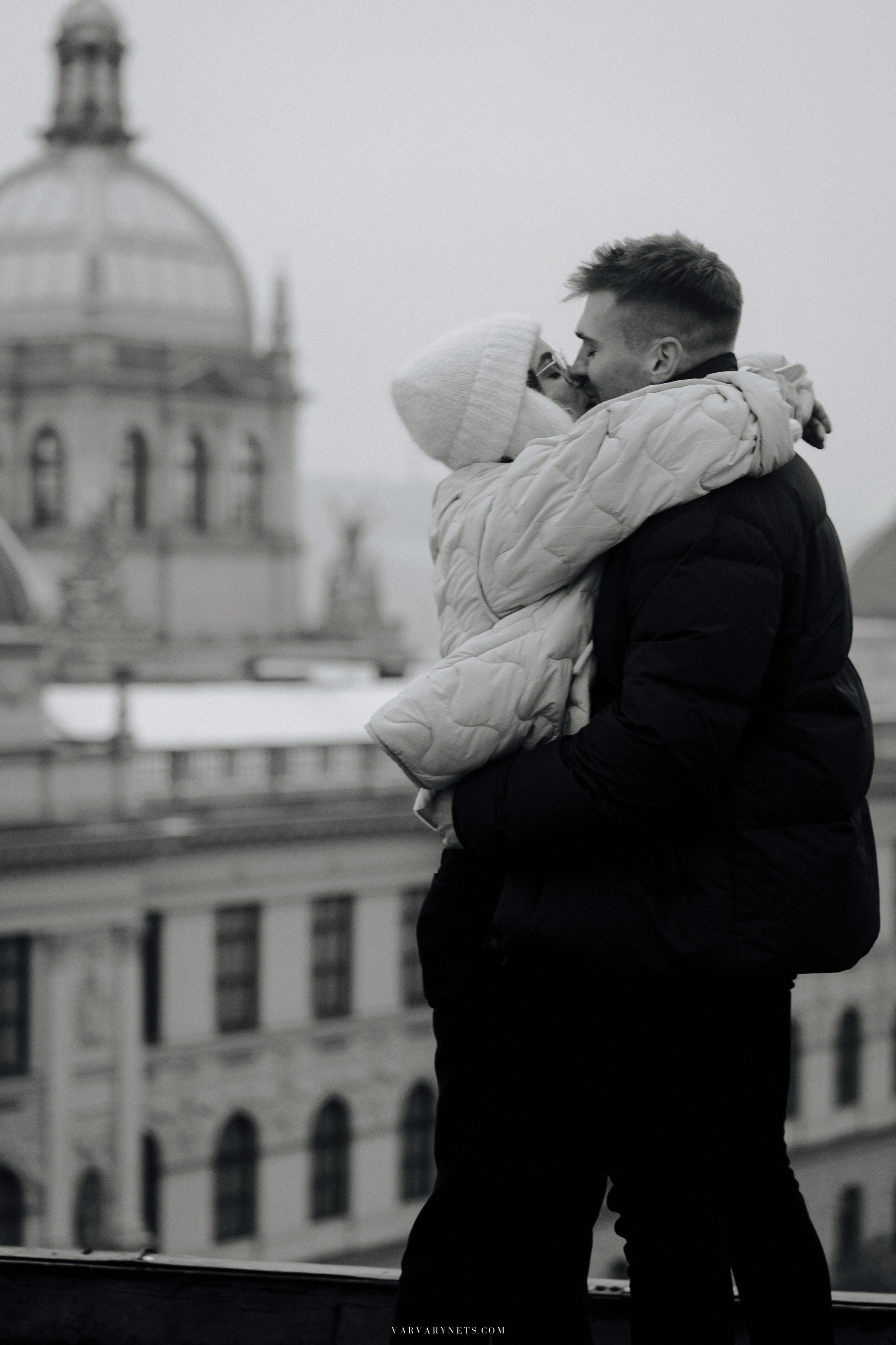 The magical proposal of hand and heart in enchanting Prague. Vitalie Varvarynets - Весільний фотограф Прага