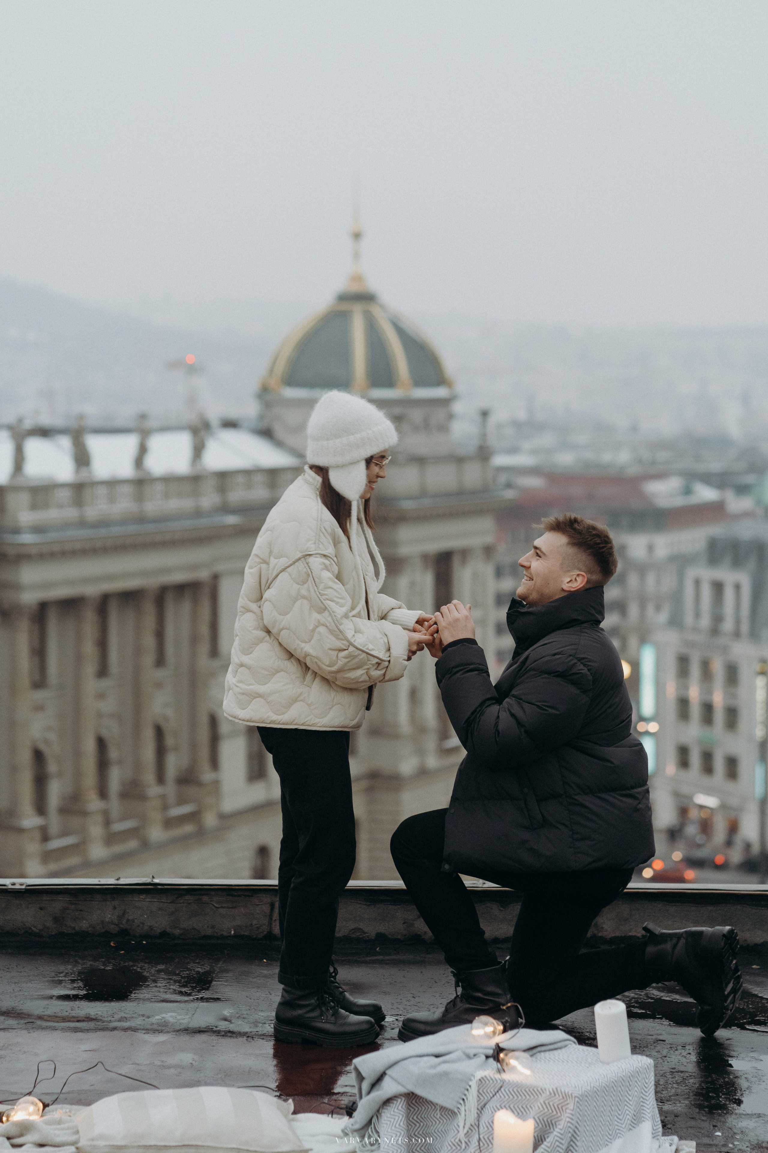 The magical proposal of hand and heart in enchanting Prague. Vitalie Varvarynets - Весільний фотограф Прага