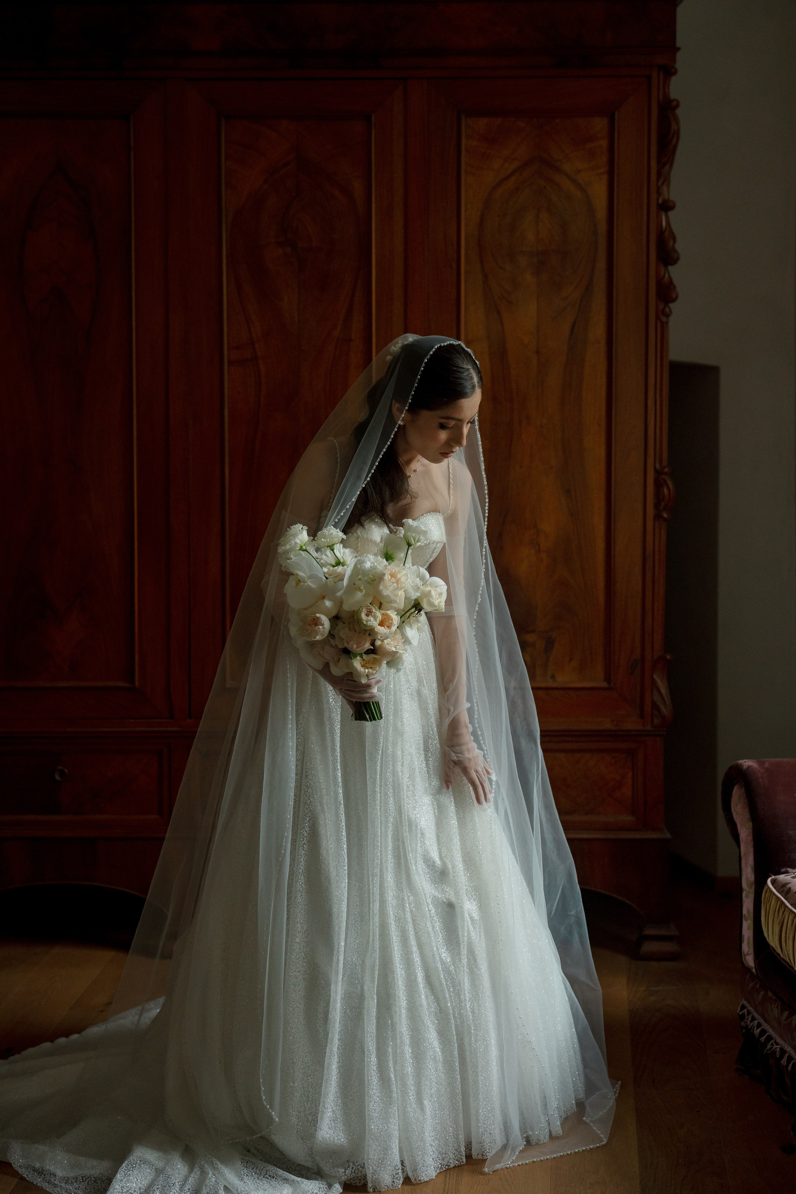A Romantic Tuscan-Inspired Wedding in Czech Republic. Vitalie Varvarynets - Весільний фотограф Прага