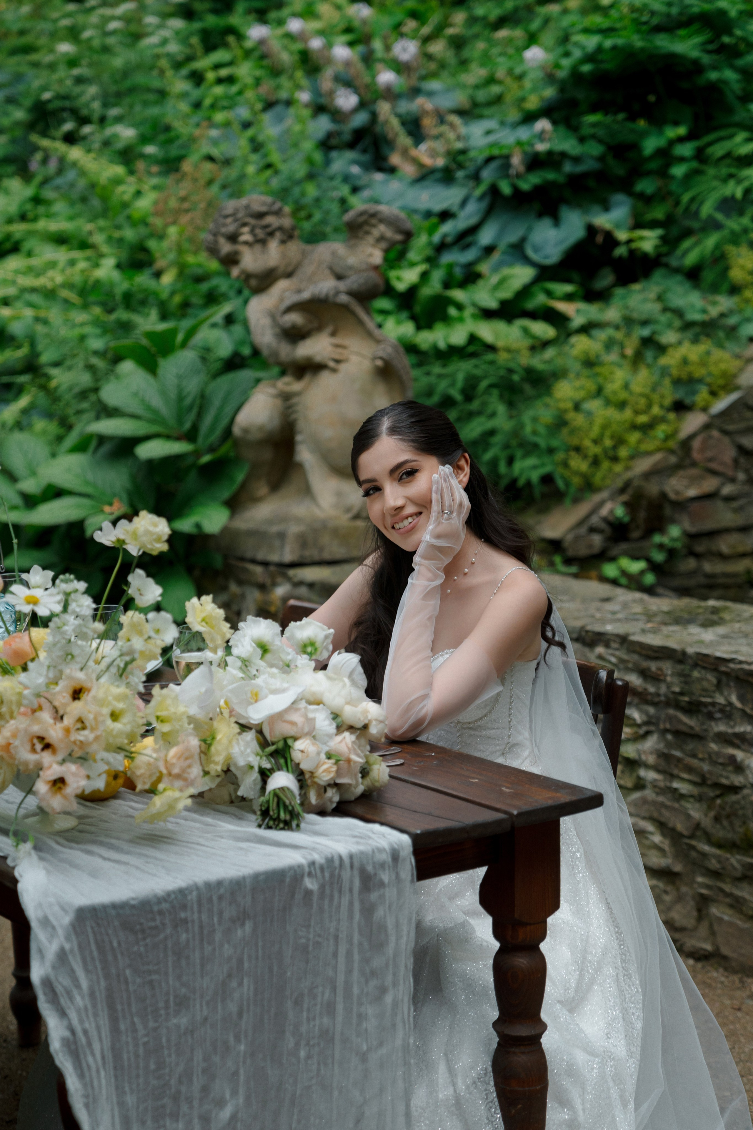 A Romantic Tuscan-Inspired Wedding in Czech Republic. Vitalie Varvarynets - Весільний фотограф Прага