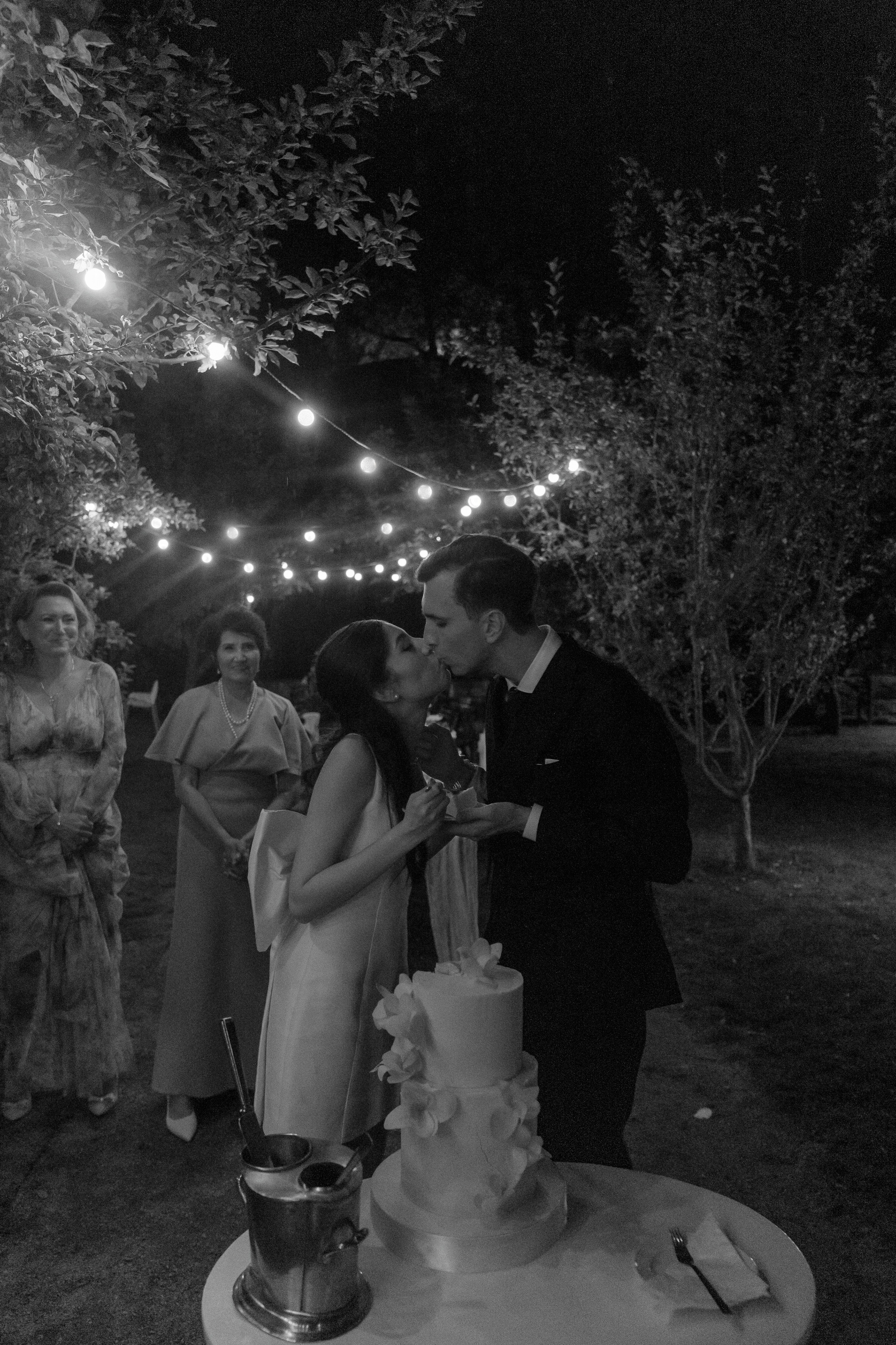 A Romantic Tuscan-Inspired Wedding in Czech Republic. Vitalie Varvarynets - Весільний фотограф Прага