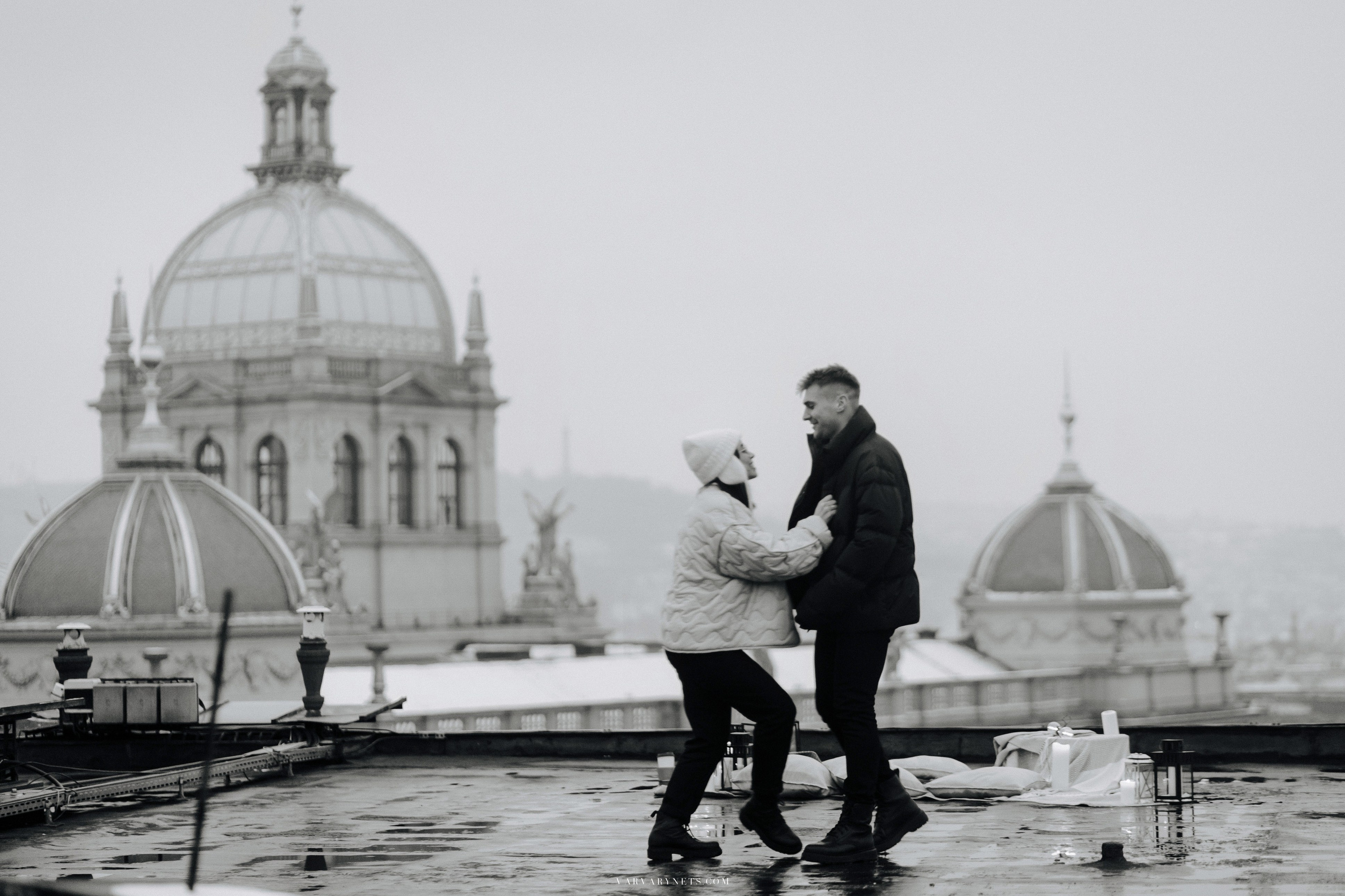 The magical proposal of hand and heart in enchanting Prague. Vitalie Varvarynets - Весільний фотограф Прага