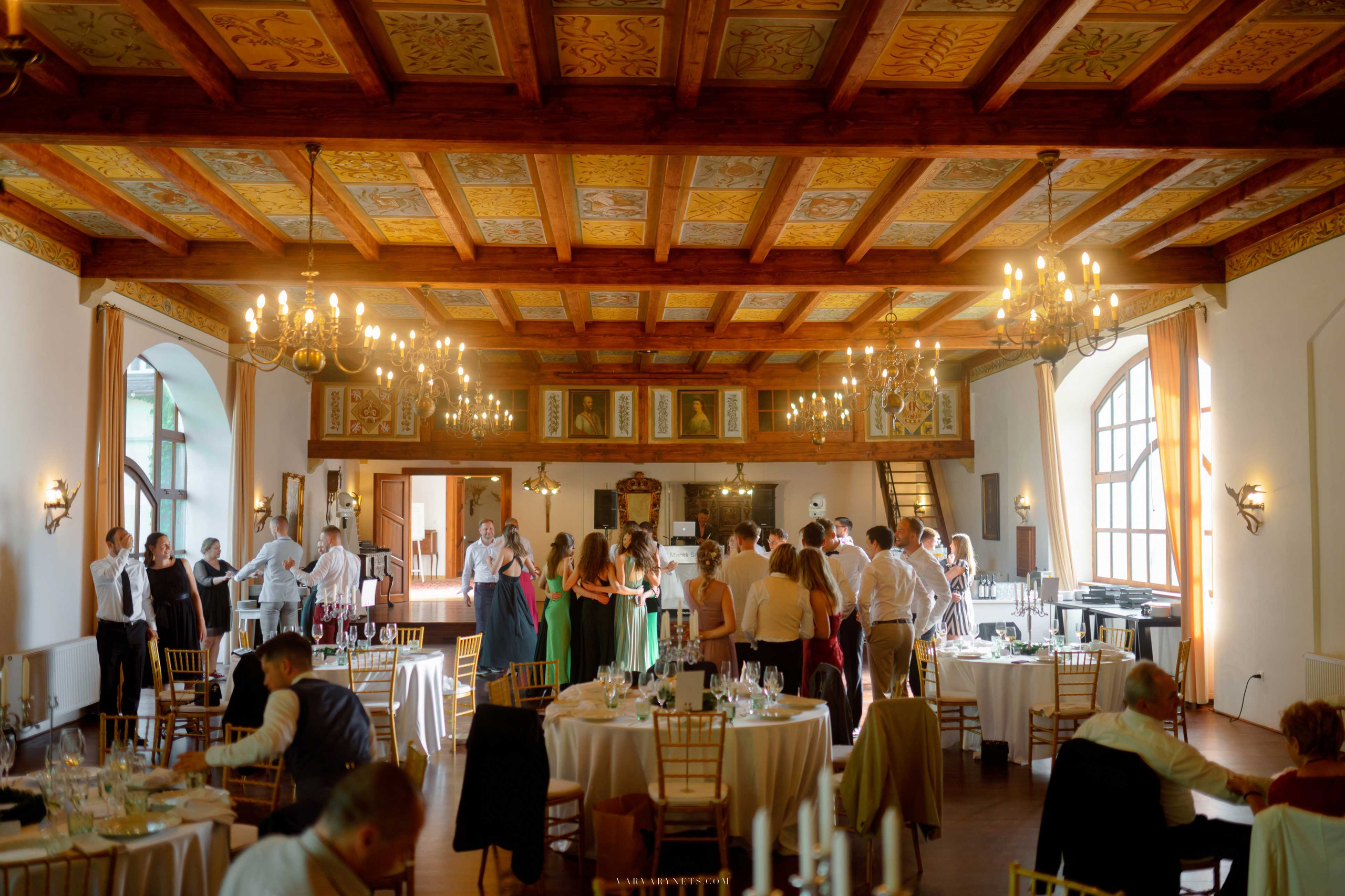 Свадьба в замках Чехии. Vitalie Varvarynets — свадебный фотограф Прага