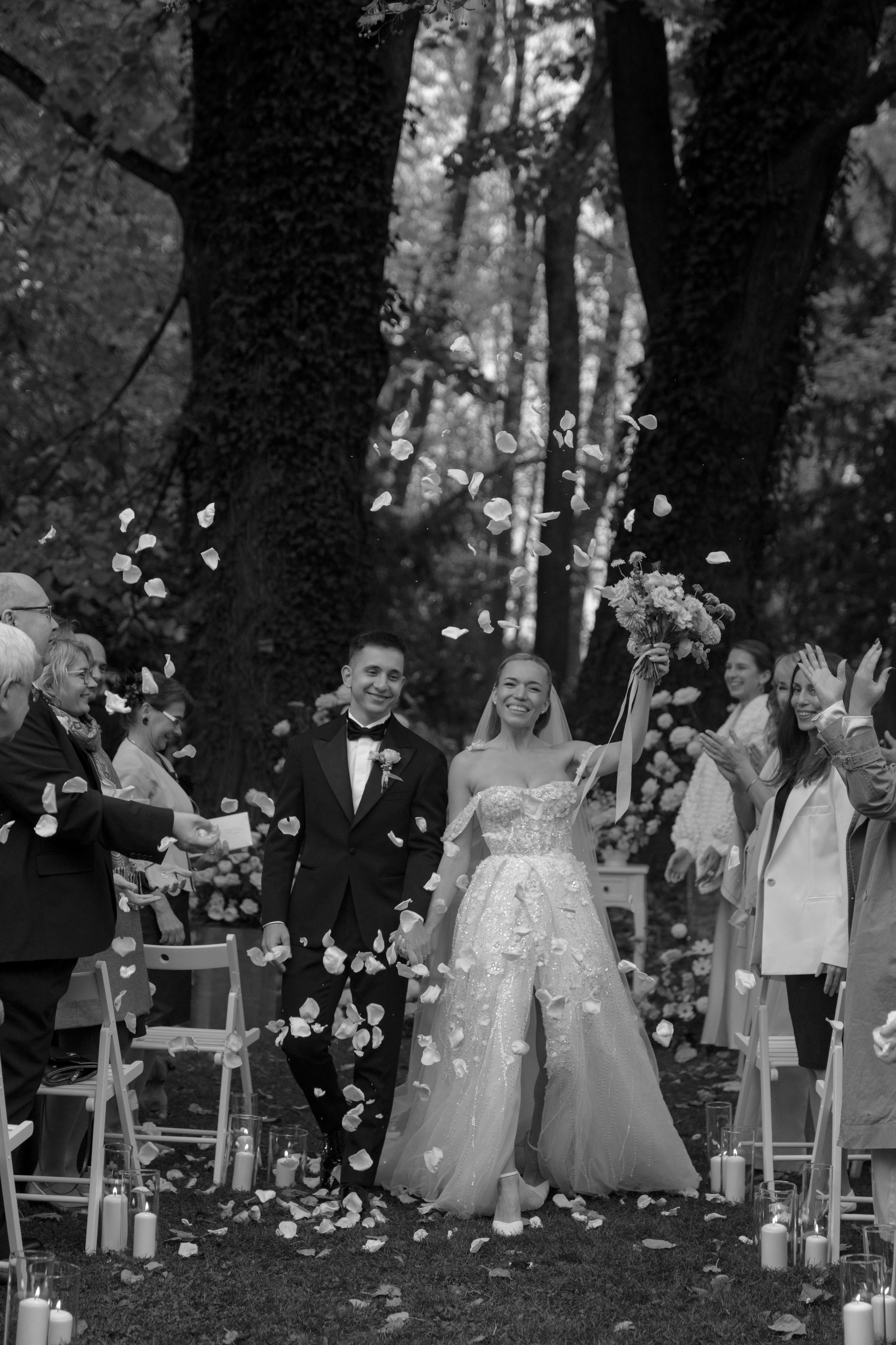 Luxury Wedding Photography | Golden Autumn at Ratměřice Castle. Vitalie Varvarynets — Prague Wedding Photographer