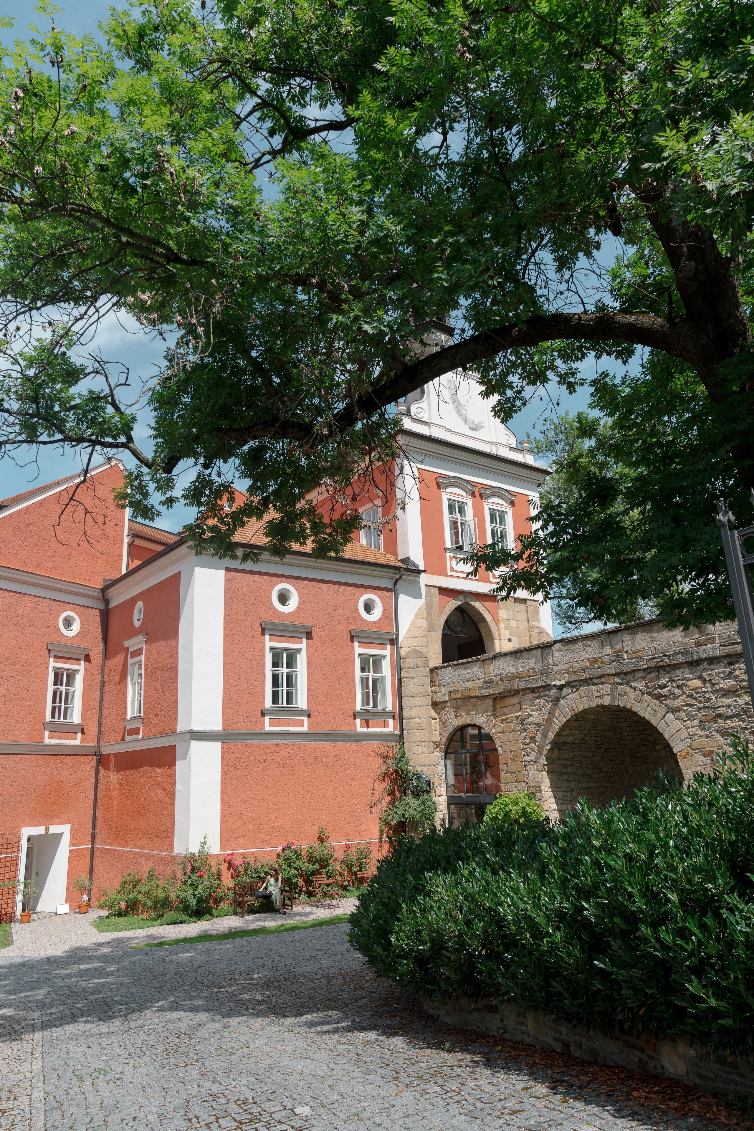 A Romantic Tuscan-Inspired Wedding in Czech Republic. Vitalie Varvarynets - Весільний фотограф Прага