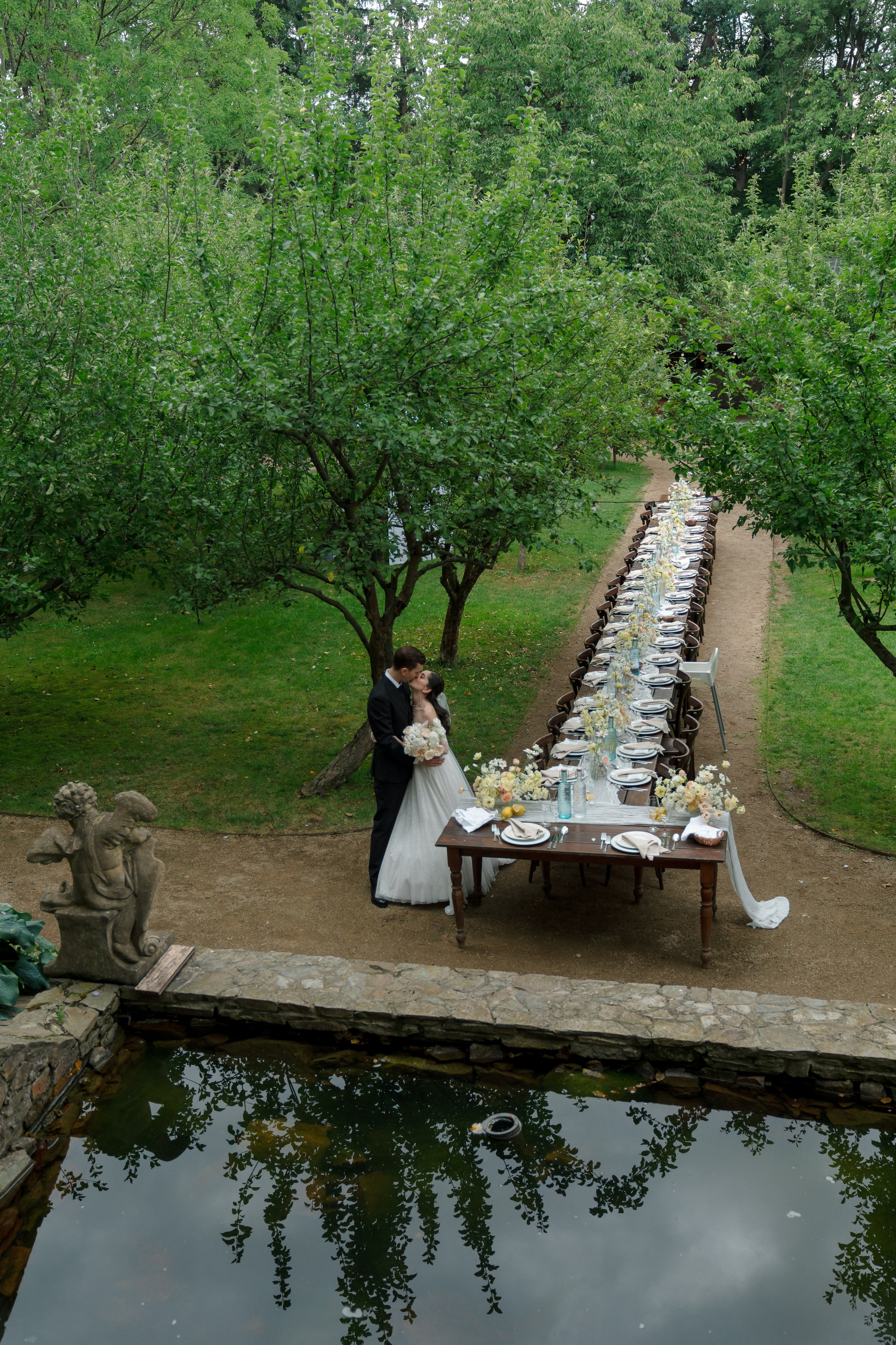 A Romantic Tuscan-Inspired Wedding in Czech Republic. Vitalie Varvarynets - Весільний фотограф Прага